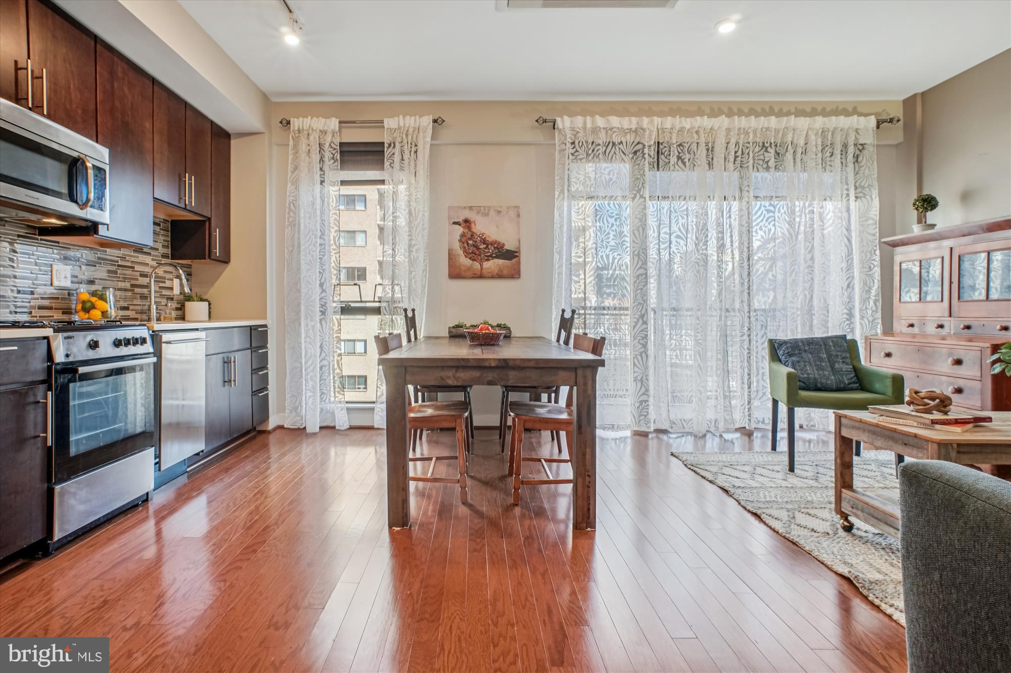 1320 FENWICK LANE 711