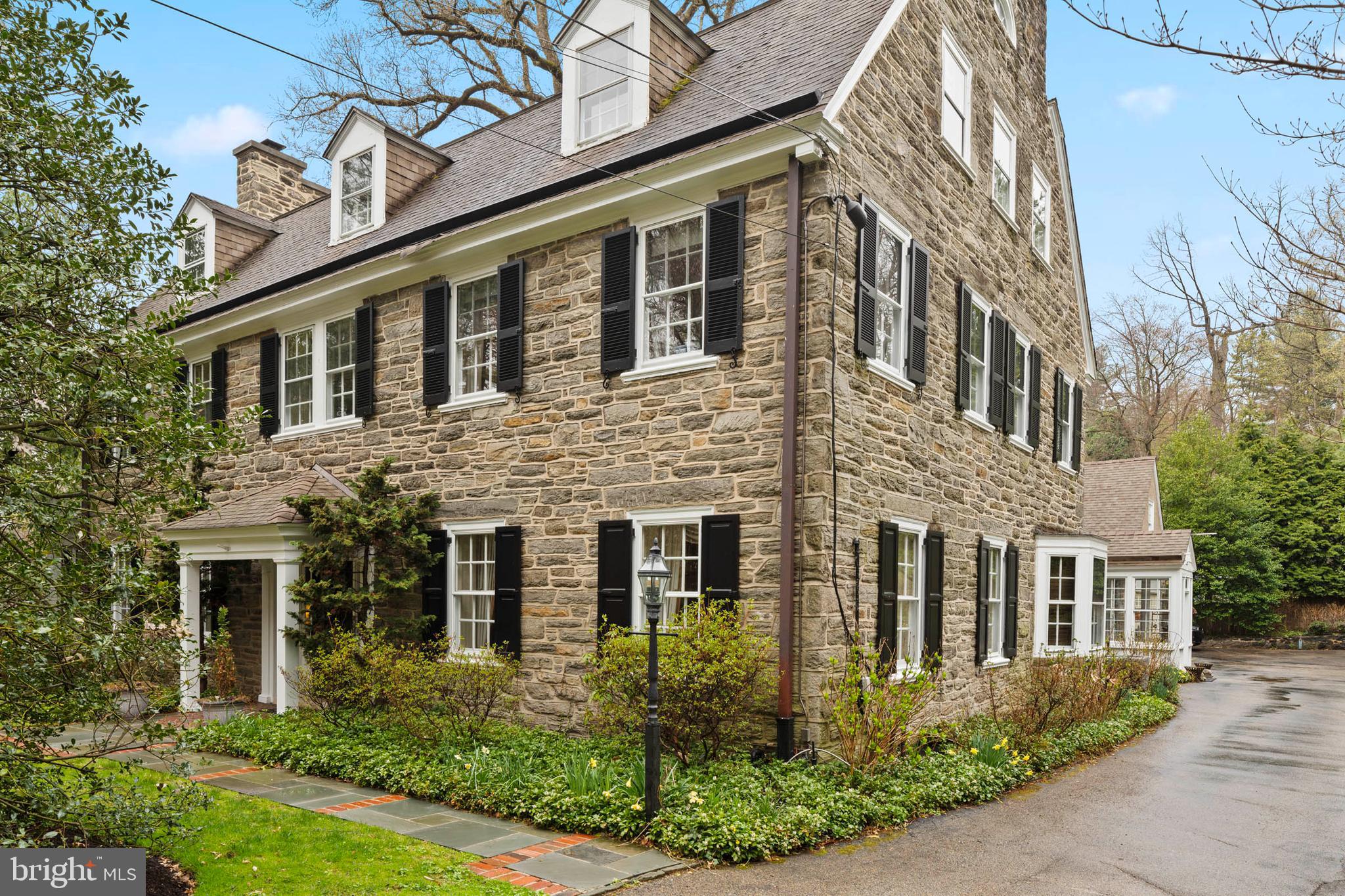 CHESTNUT HILL - Residential