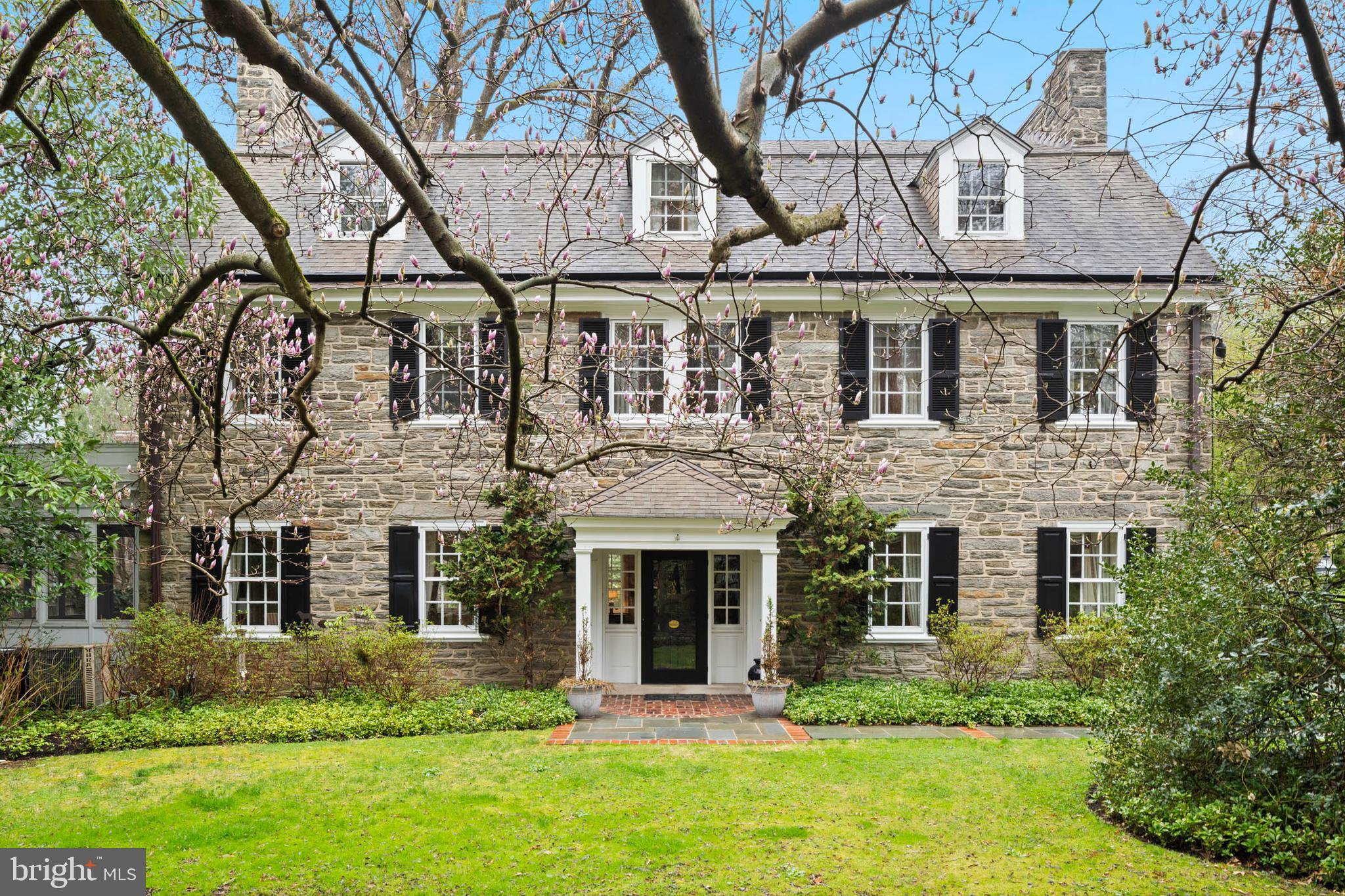 CHESTNUT HILL - Residential