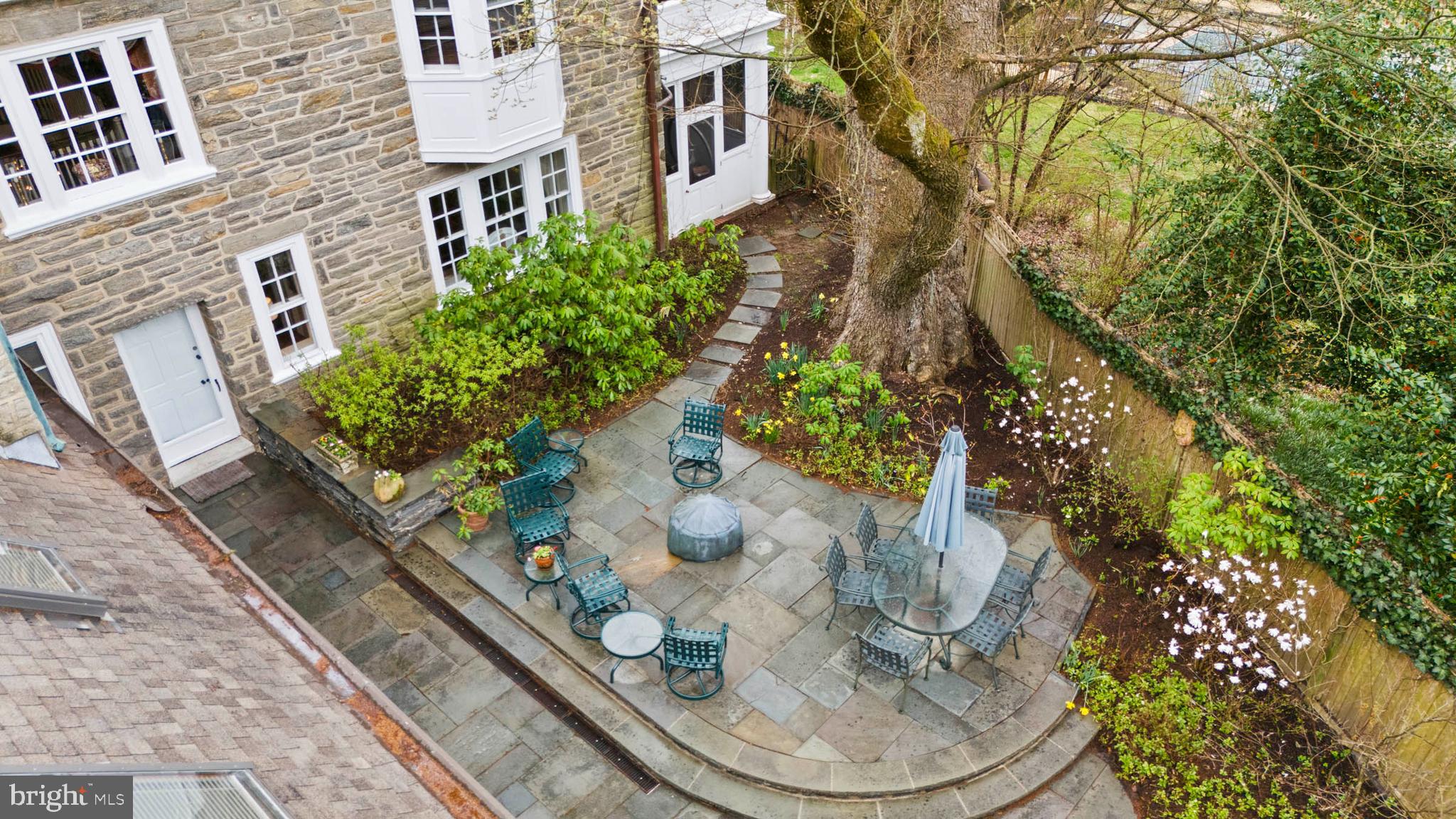 CHESTNUT HILL - Residential