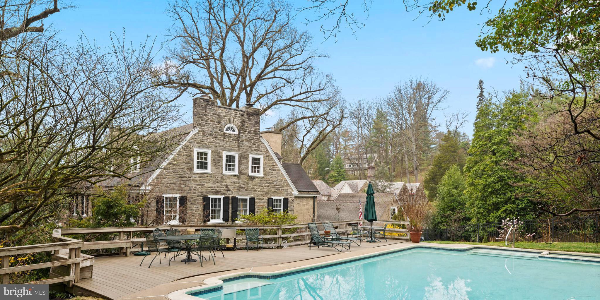 CHESTNUT HILL - Residential