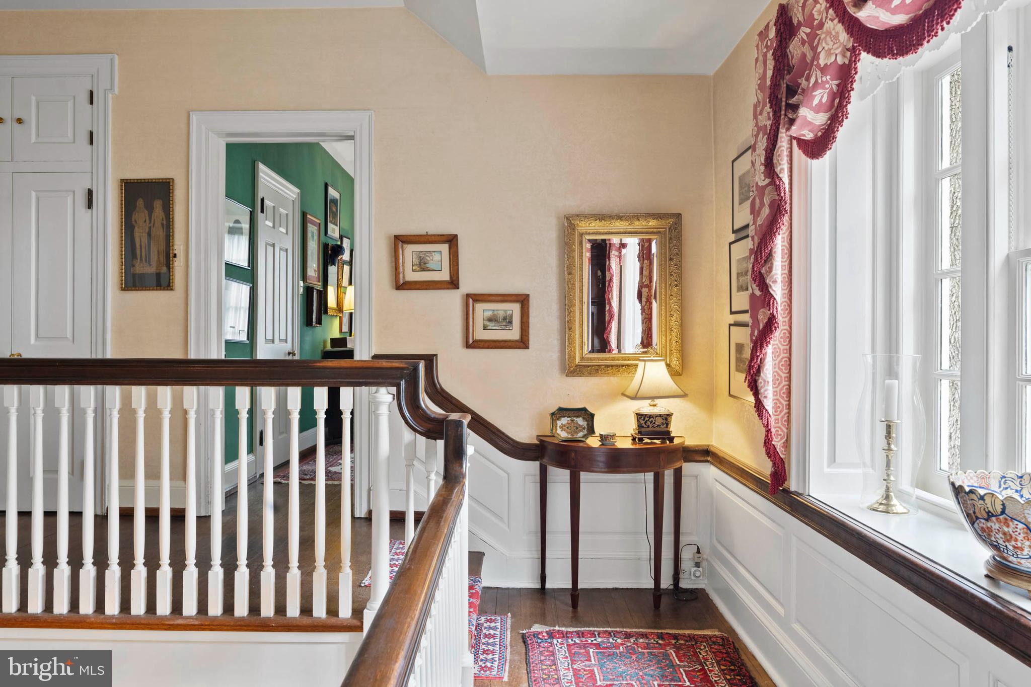 CHESTNUT HILL - Residential