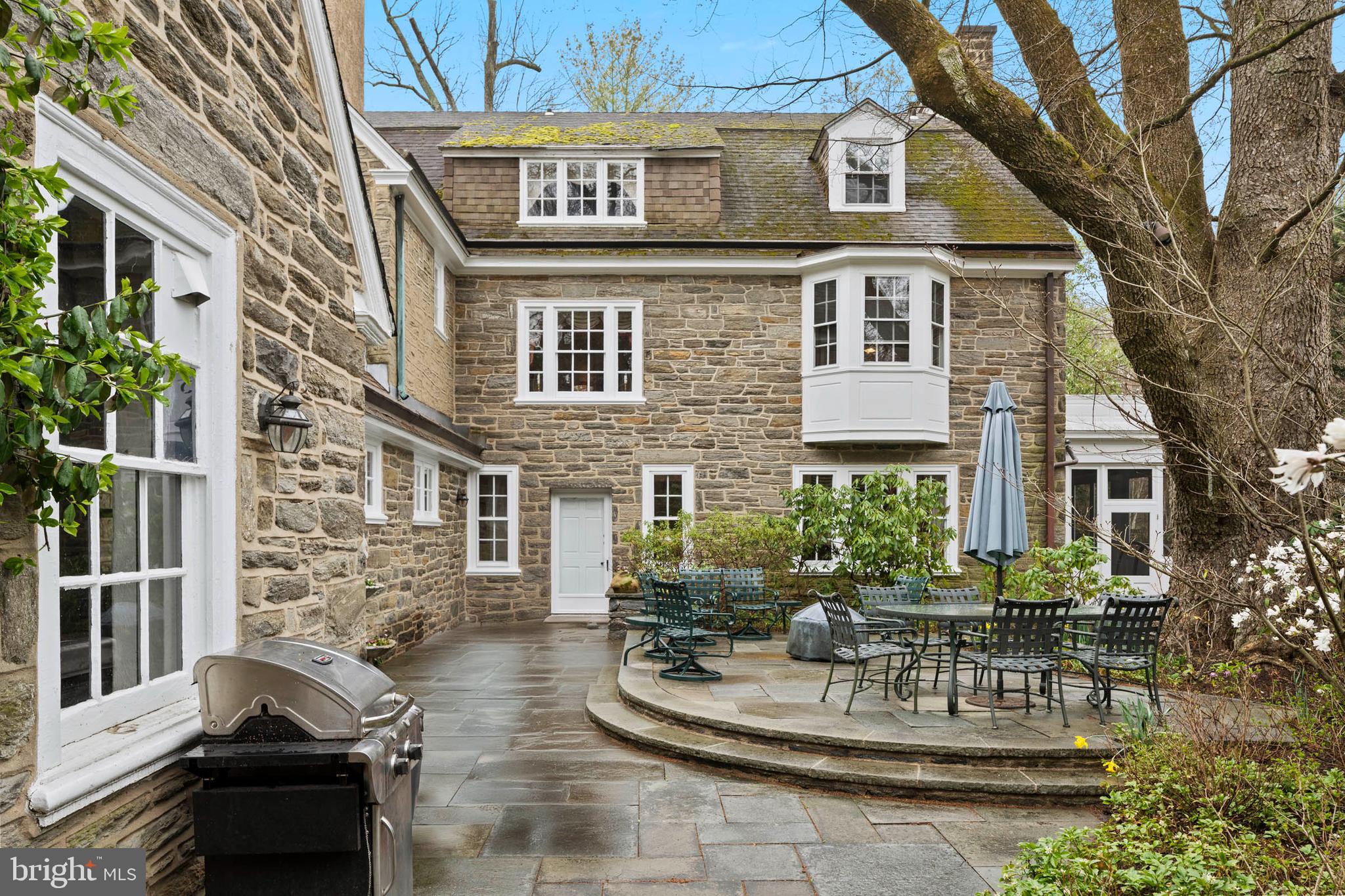 CHESTNUT HILL - Residential