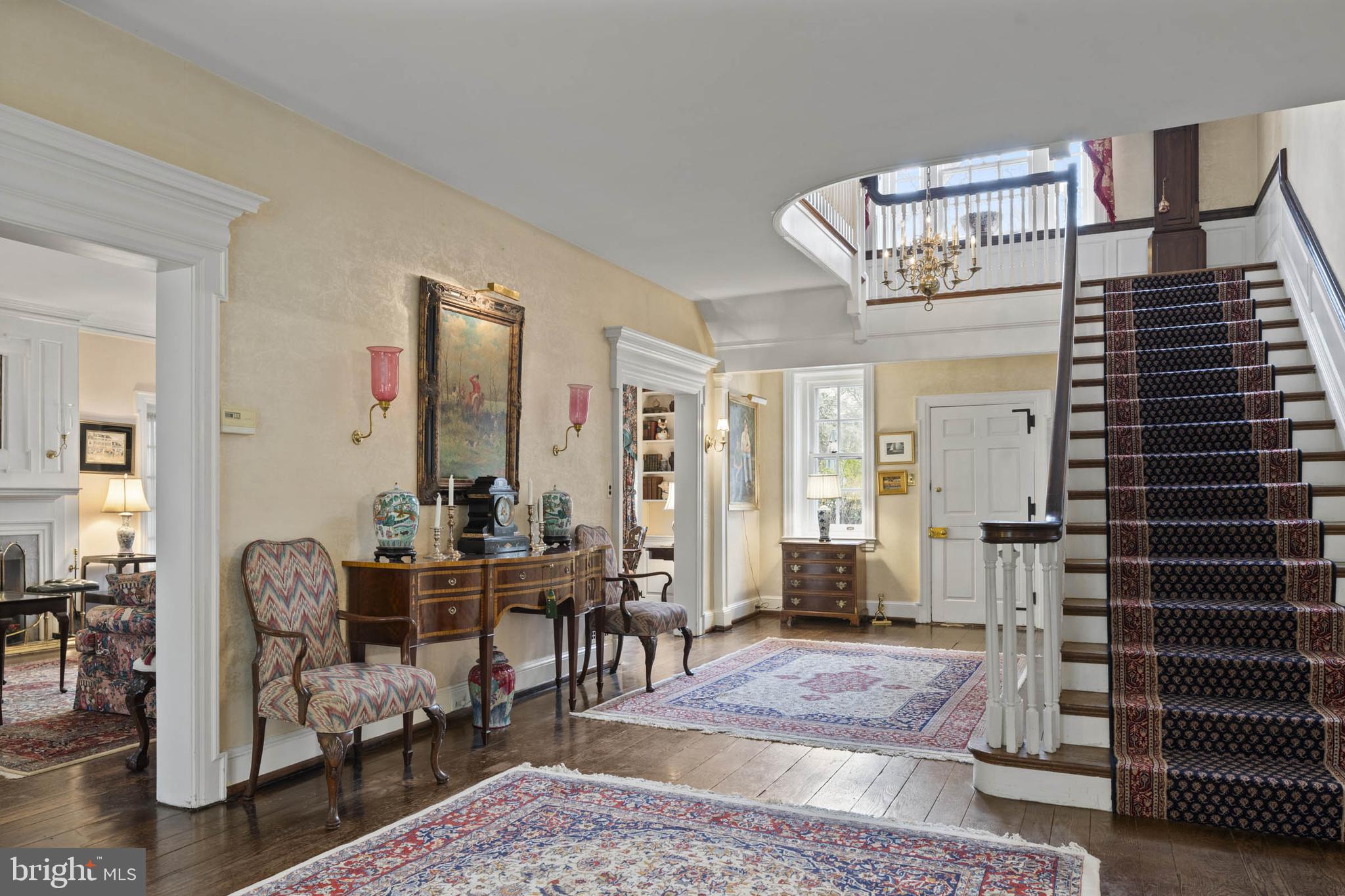 CHESTNUT HILL - Residential