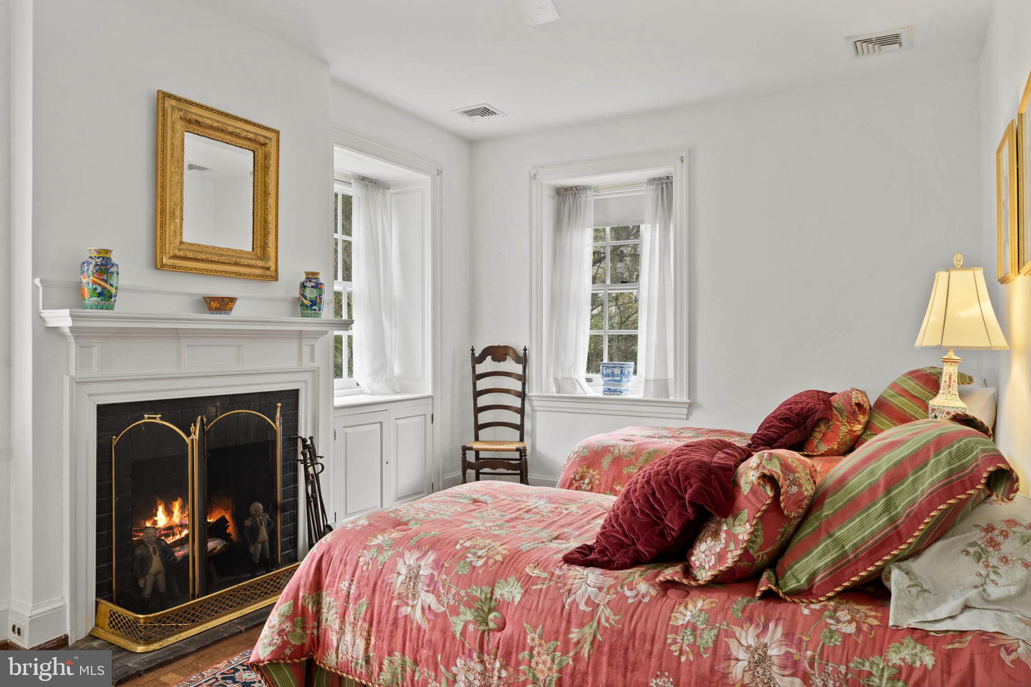 CHESTNUT HILL - Residential