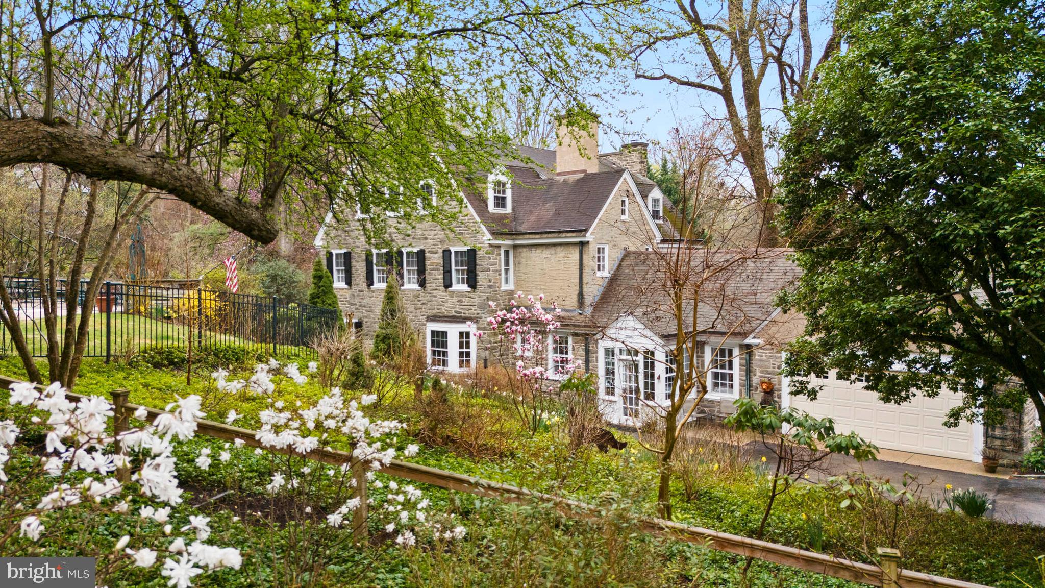 CHESTNUT HILL - Residential