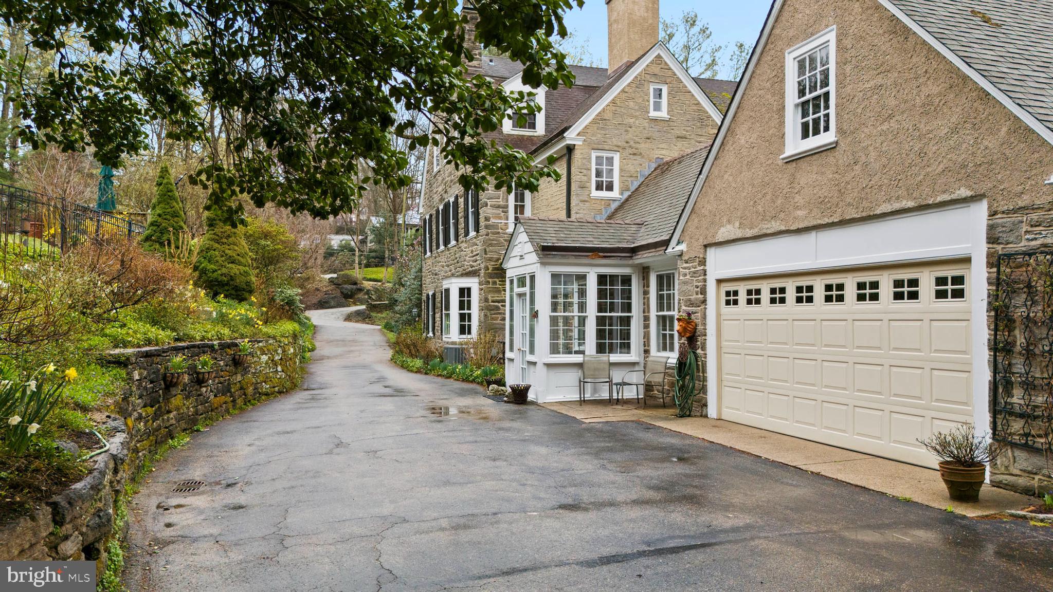 CHESTNUT HILL - Residential
