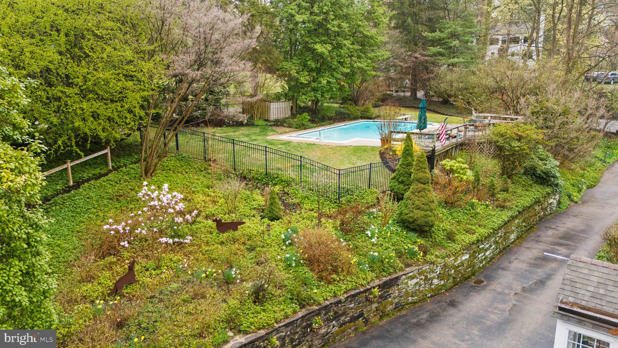 CHESTNUT HILL - Residential