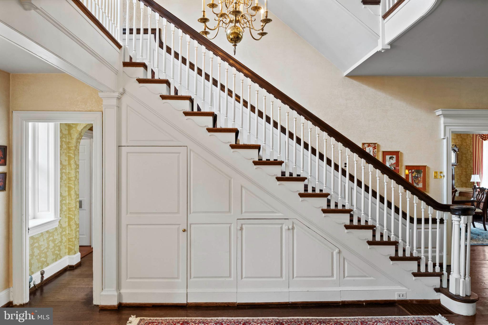 CHESTNUT HILL - Residential