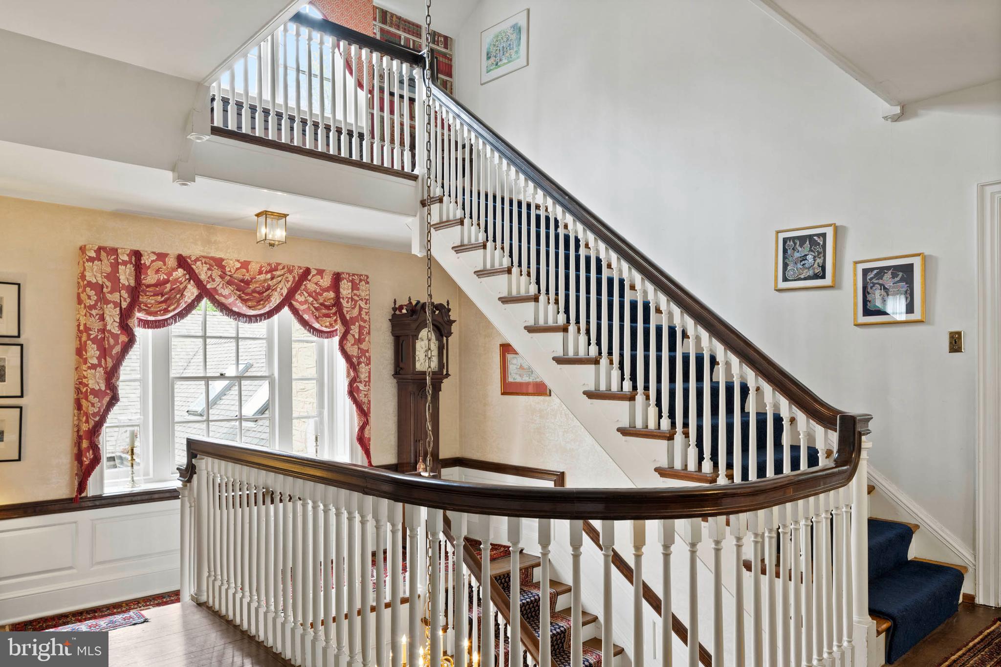 CHESTNUT HILL - Residential