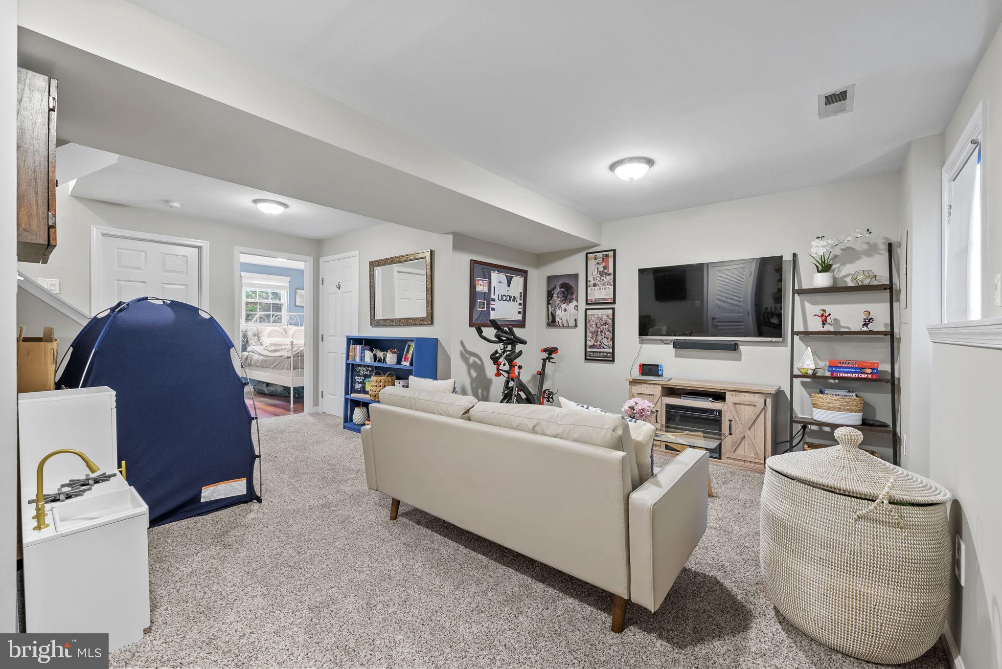 JAPONICA - Residential Lease