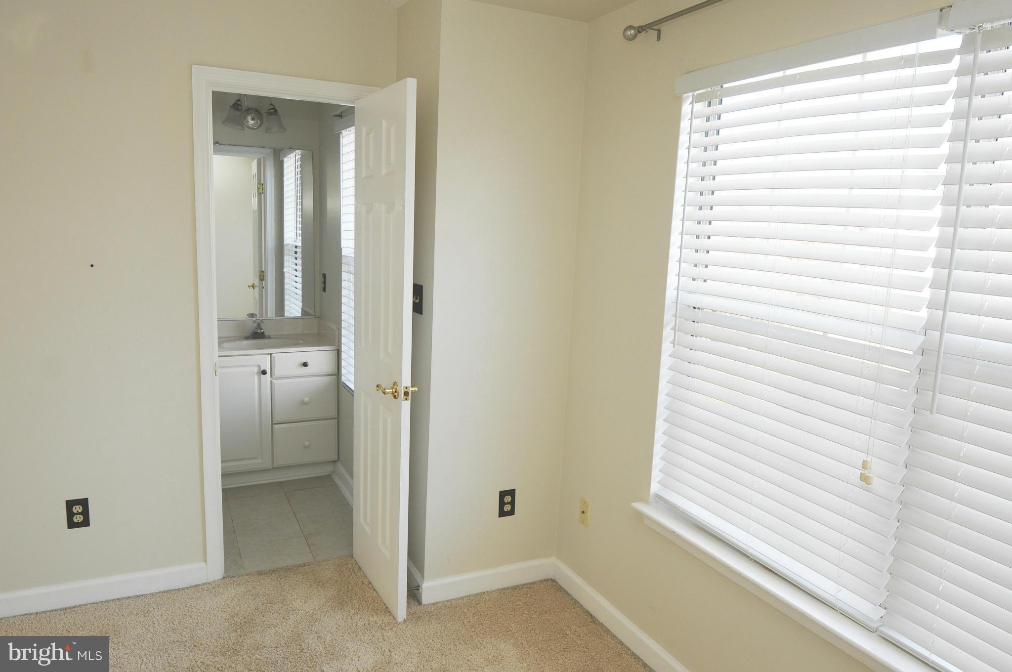 LOWES ISLAND - Residential