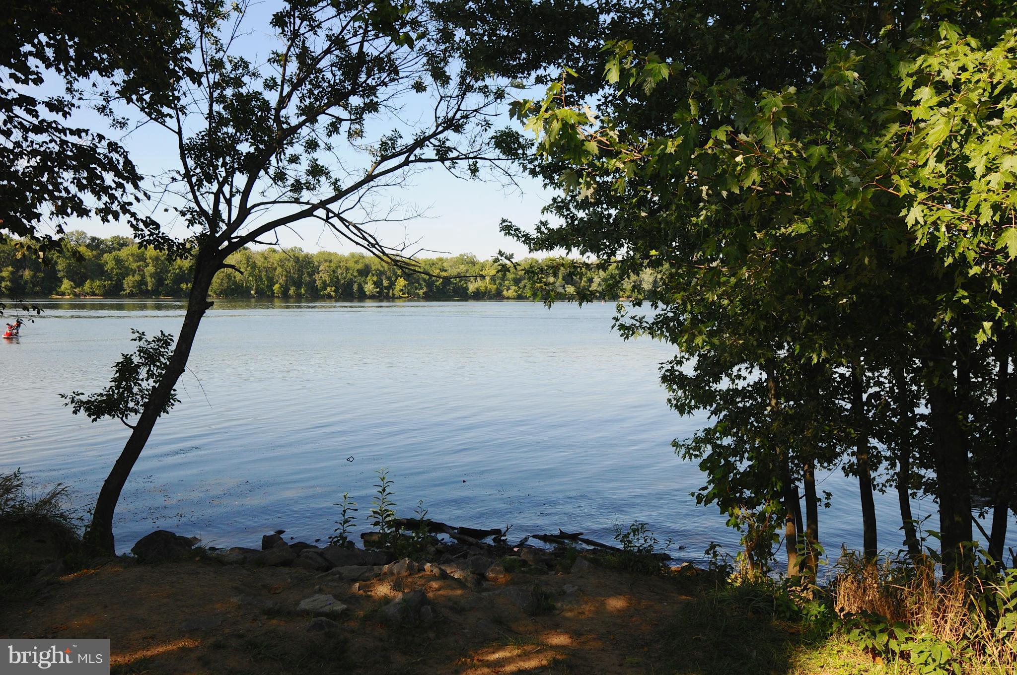 LOWES ISLAND - Residential