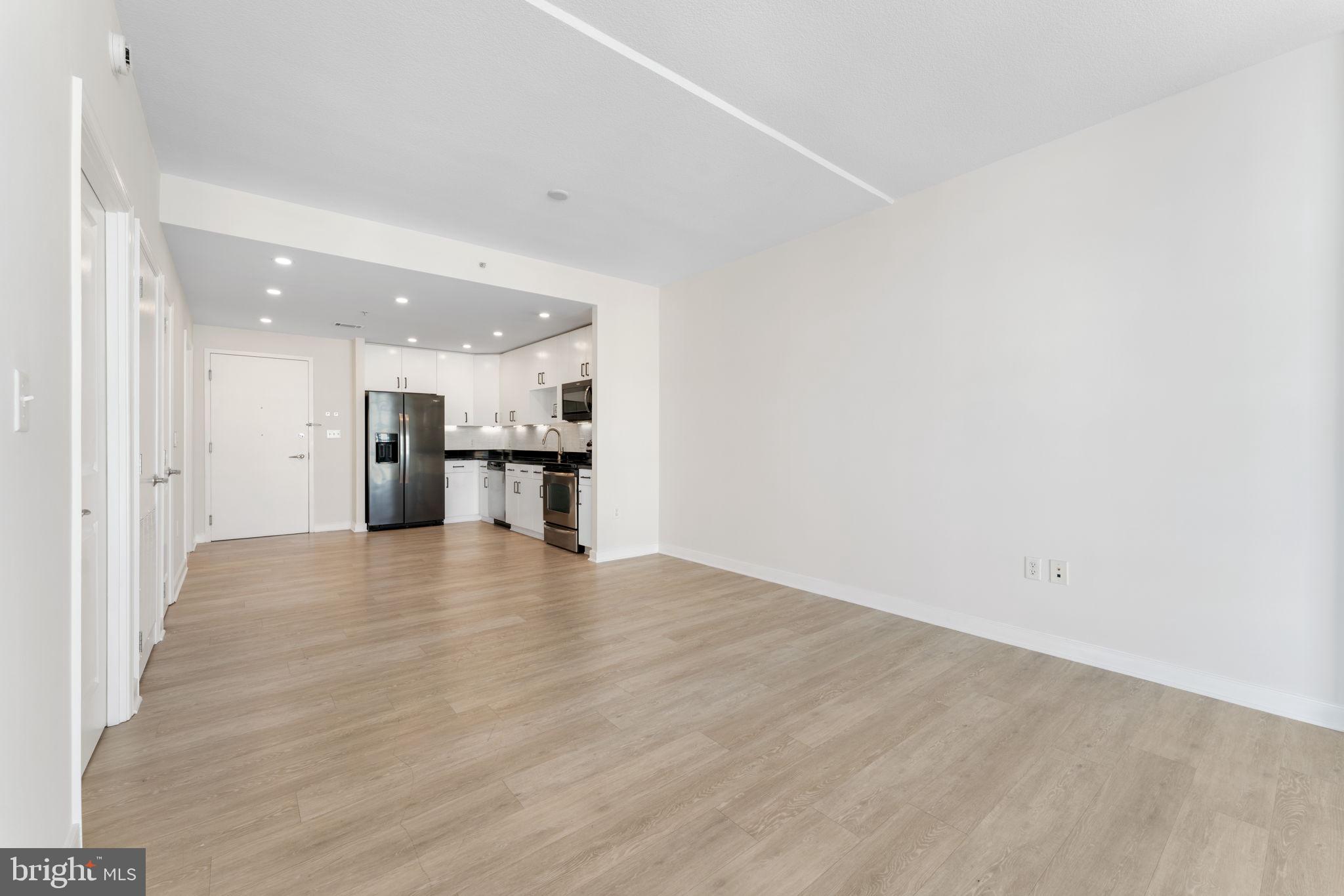 FLEET STREET CONDOMINIUMS - Residential Lease