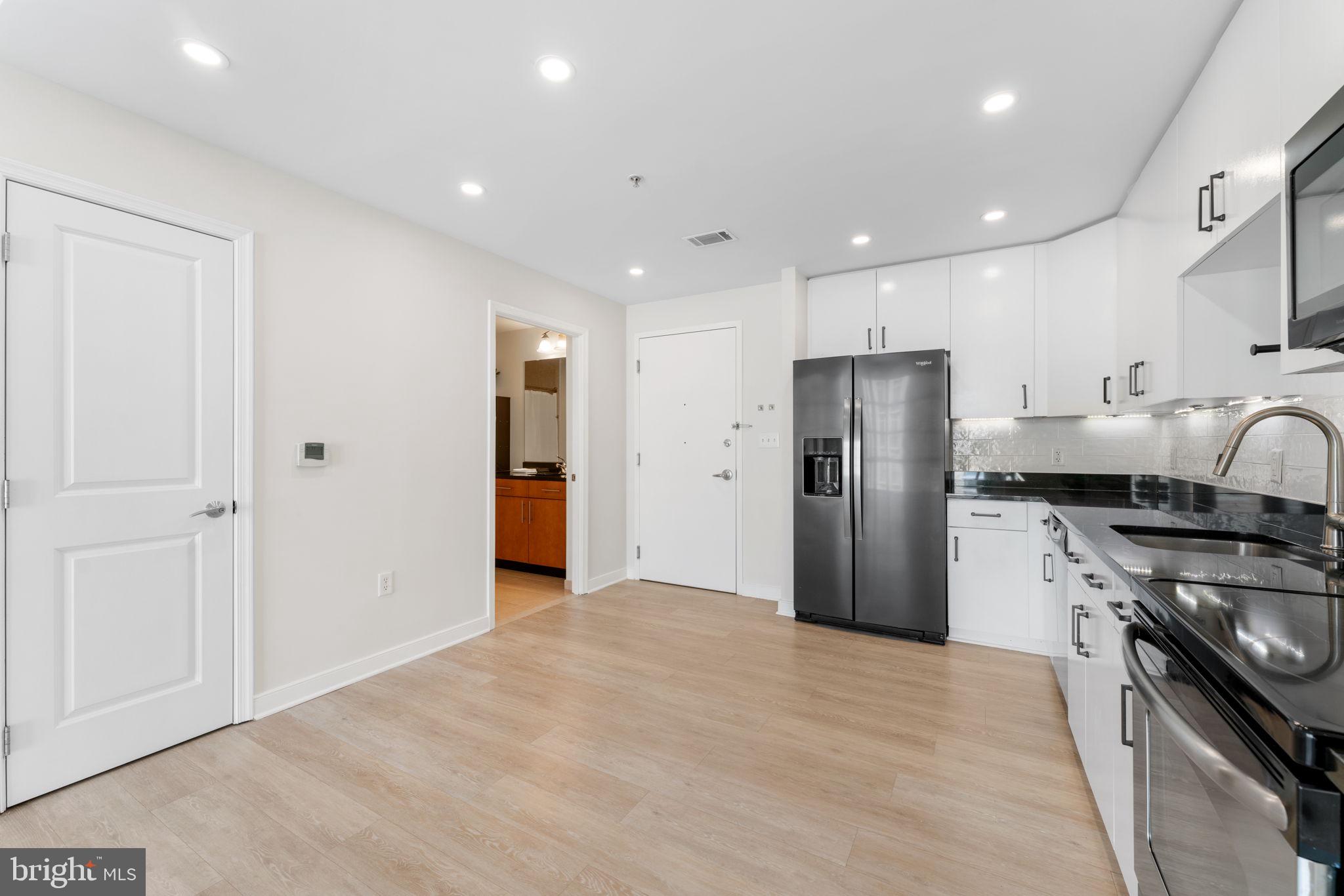 FLEET STREET CONDOMINIUMS - Residential Lease