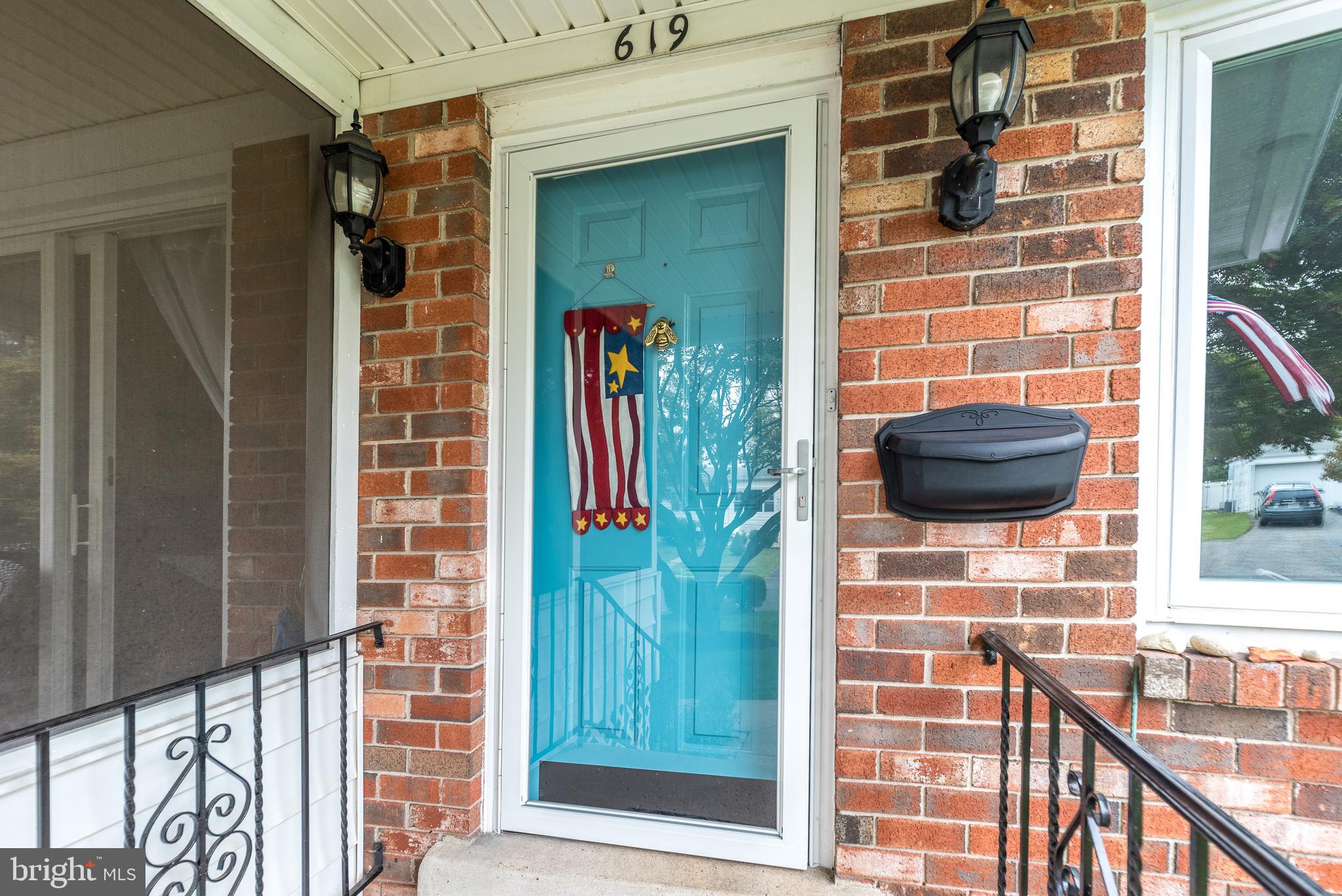 619 HILLCREST AVENUE