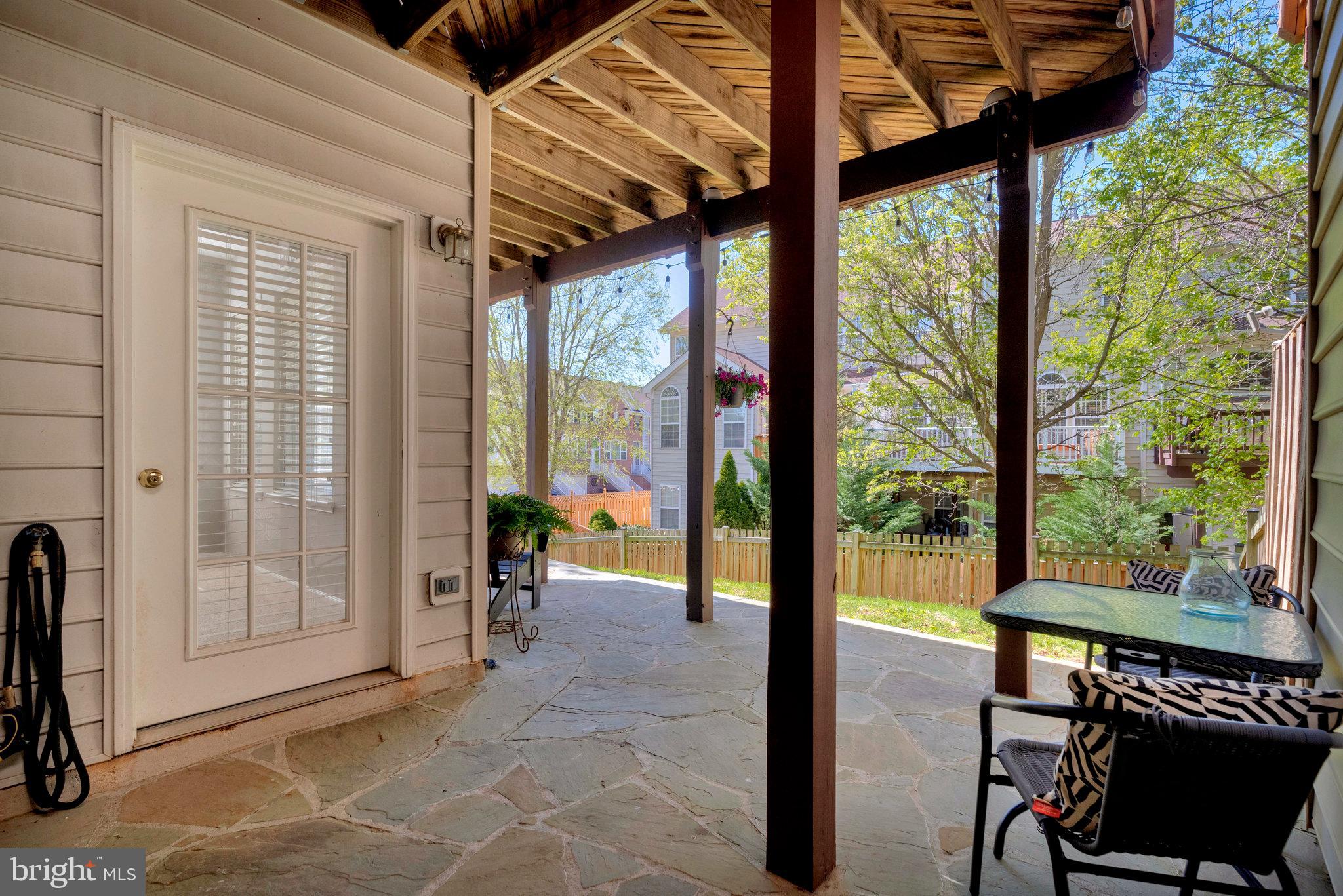 NORTHLAKE - Residential