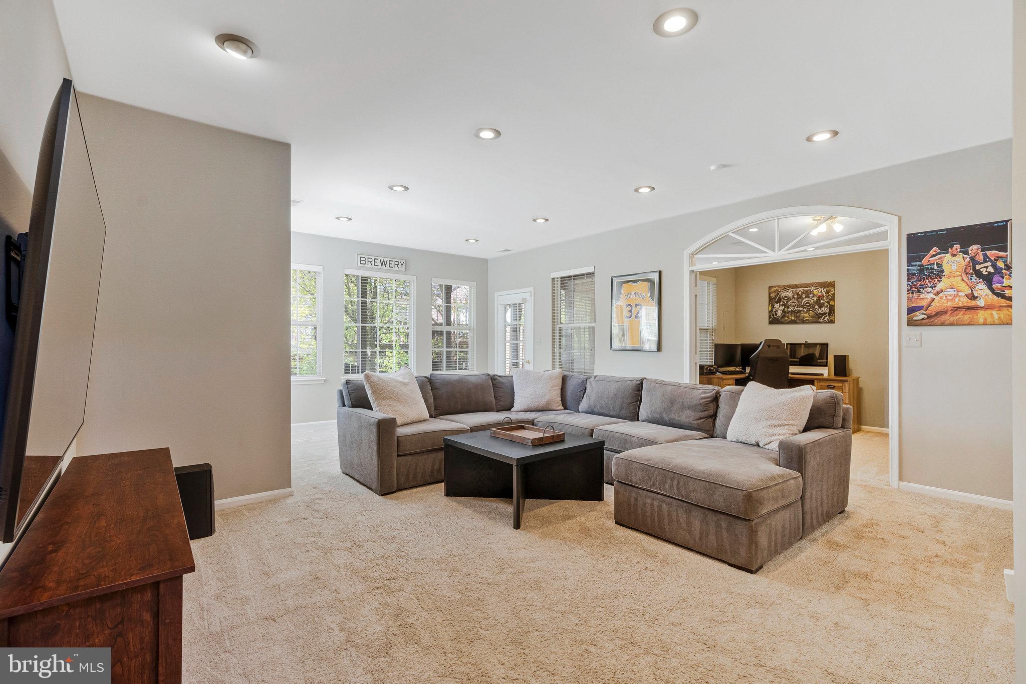 NORTHLAKE - Residential