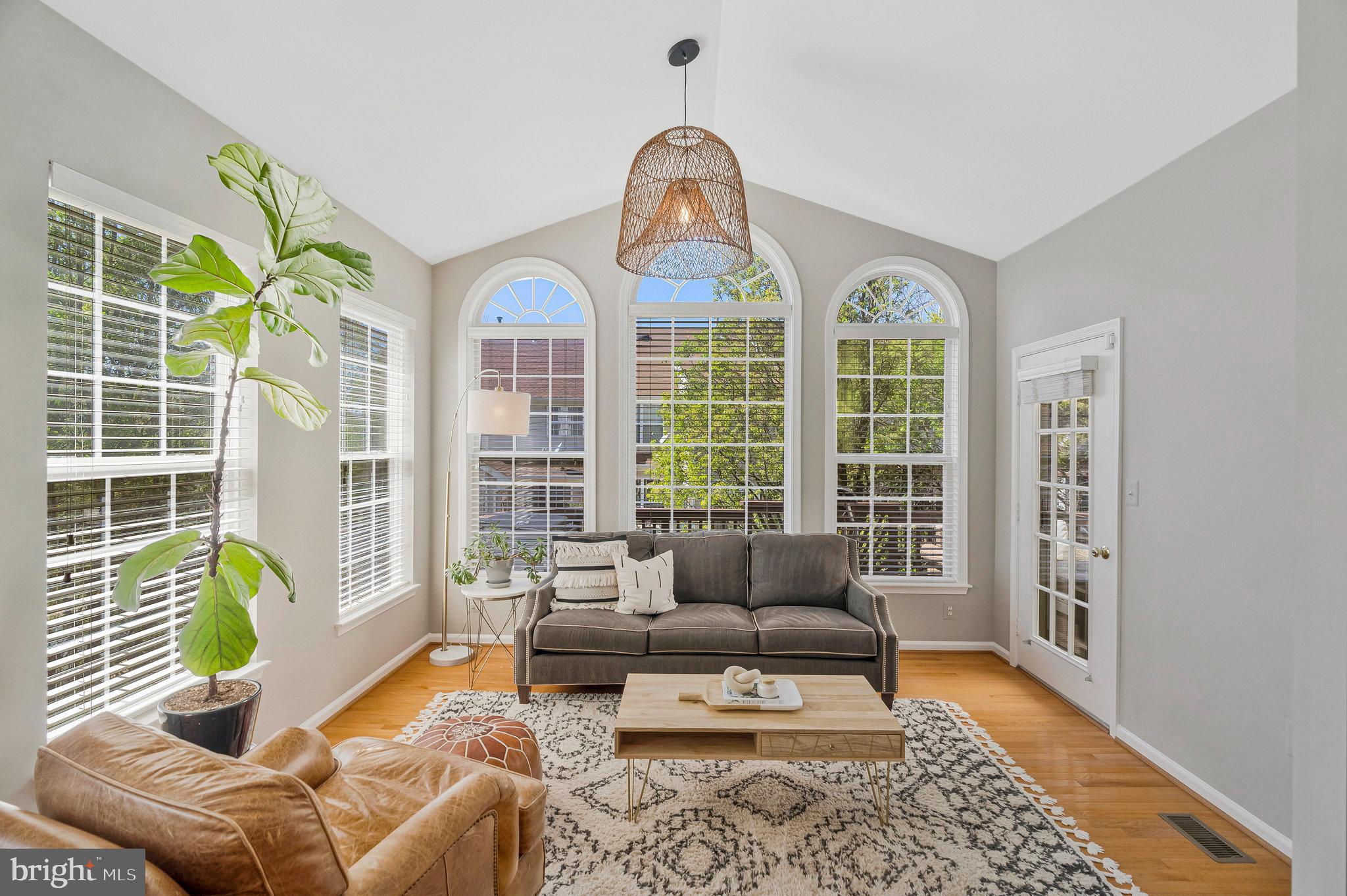 NORTHLAKE - Residential