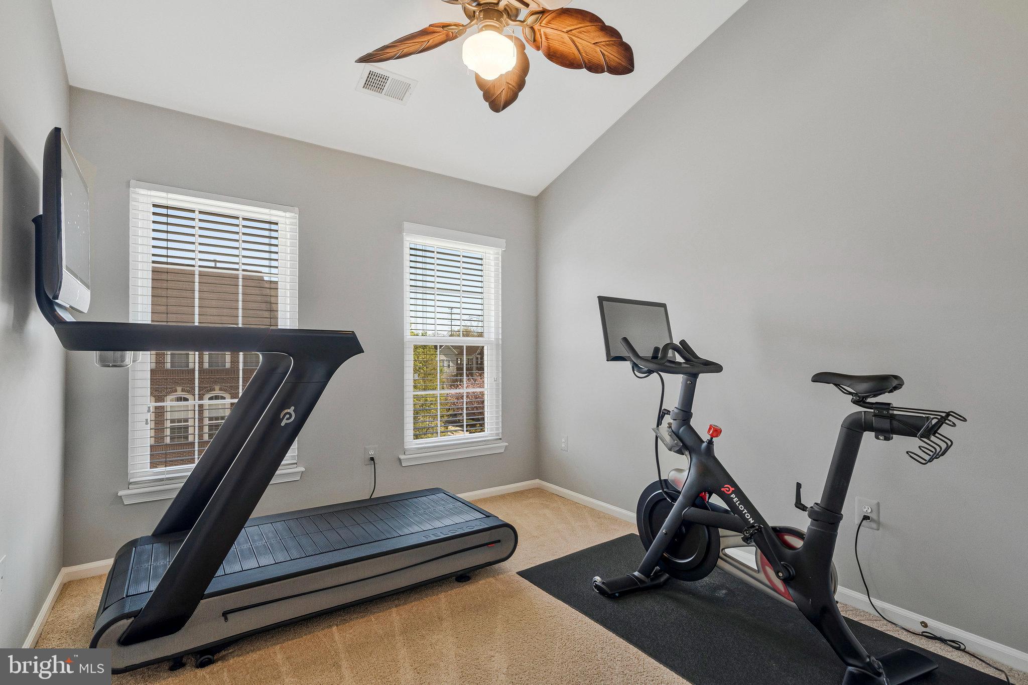 NORTHLAKE - Residential