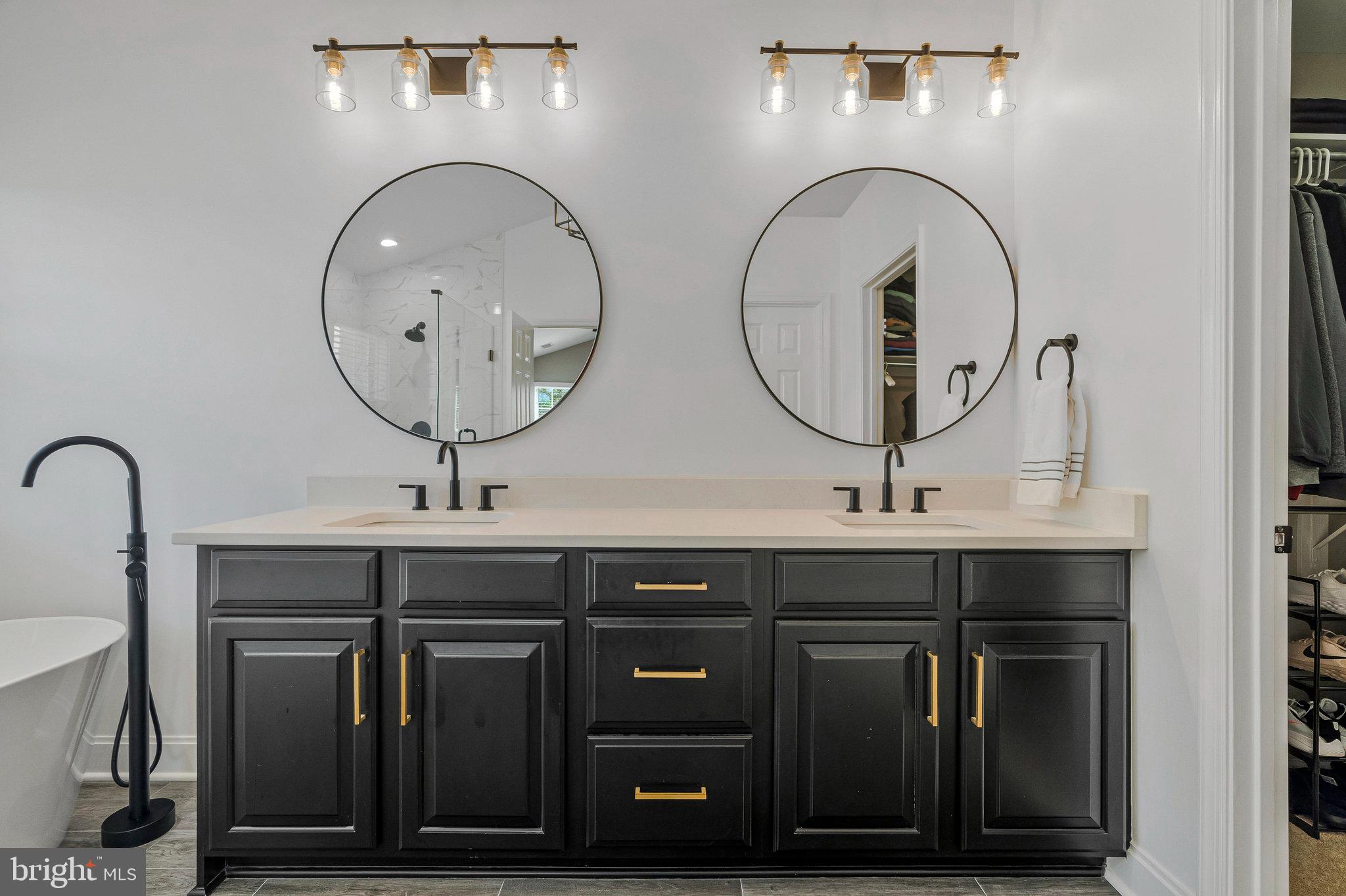 NORTHLAKE - Residential