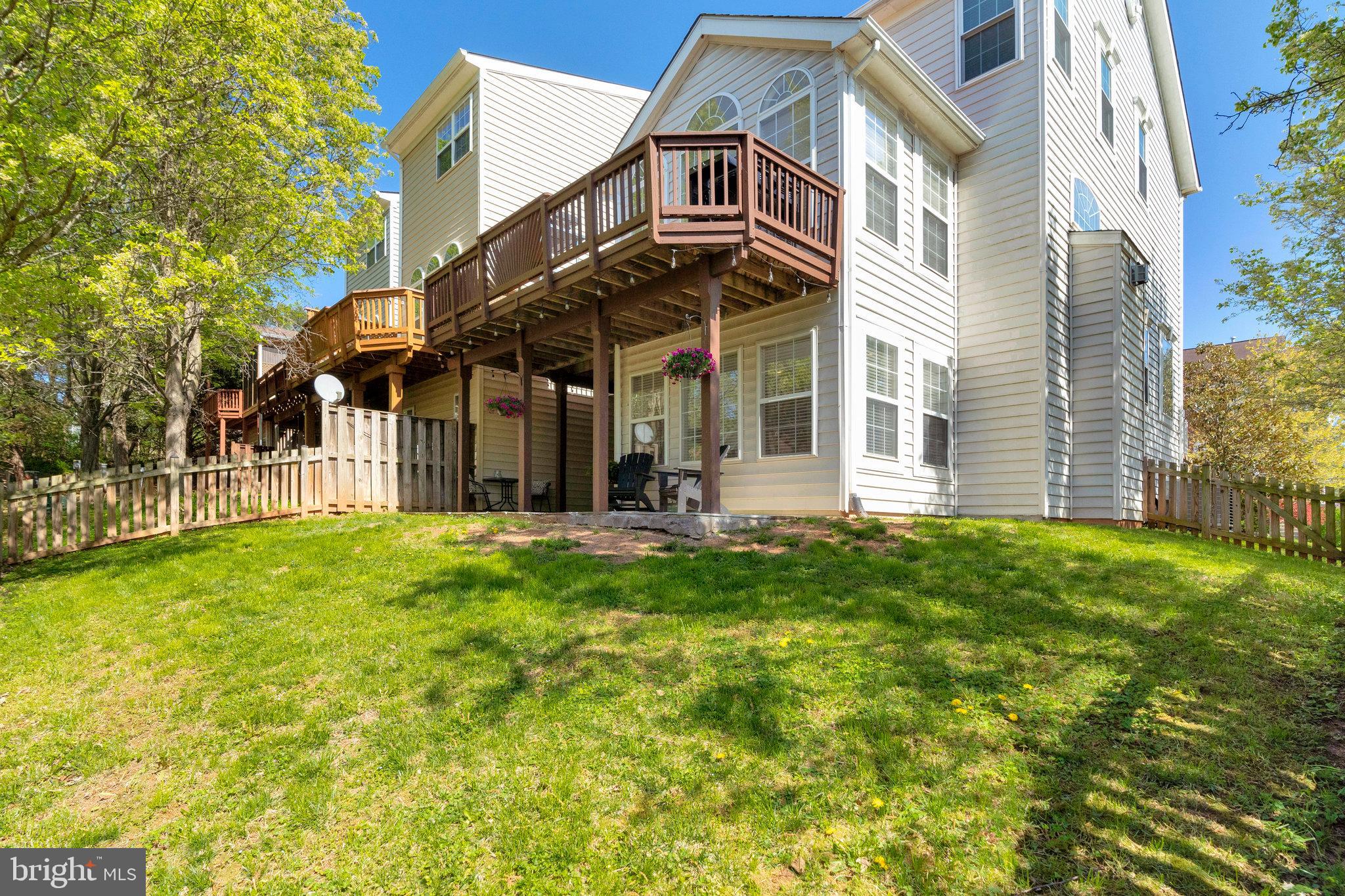 NORTHLAKE - Residential