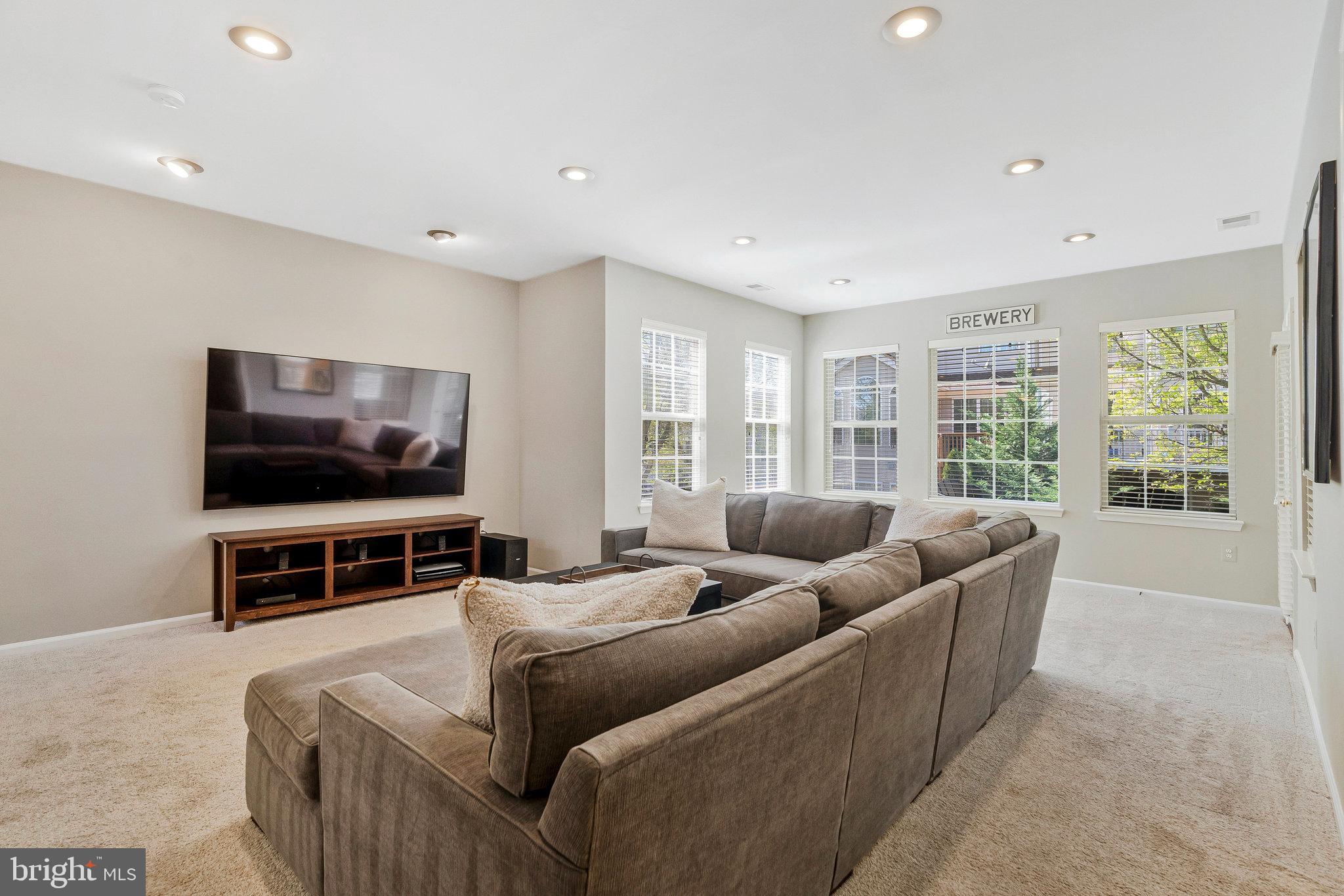 NORTHLAKE - Residential