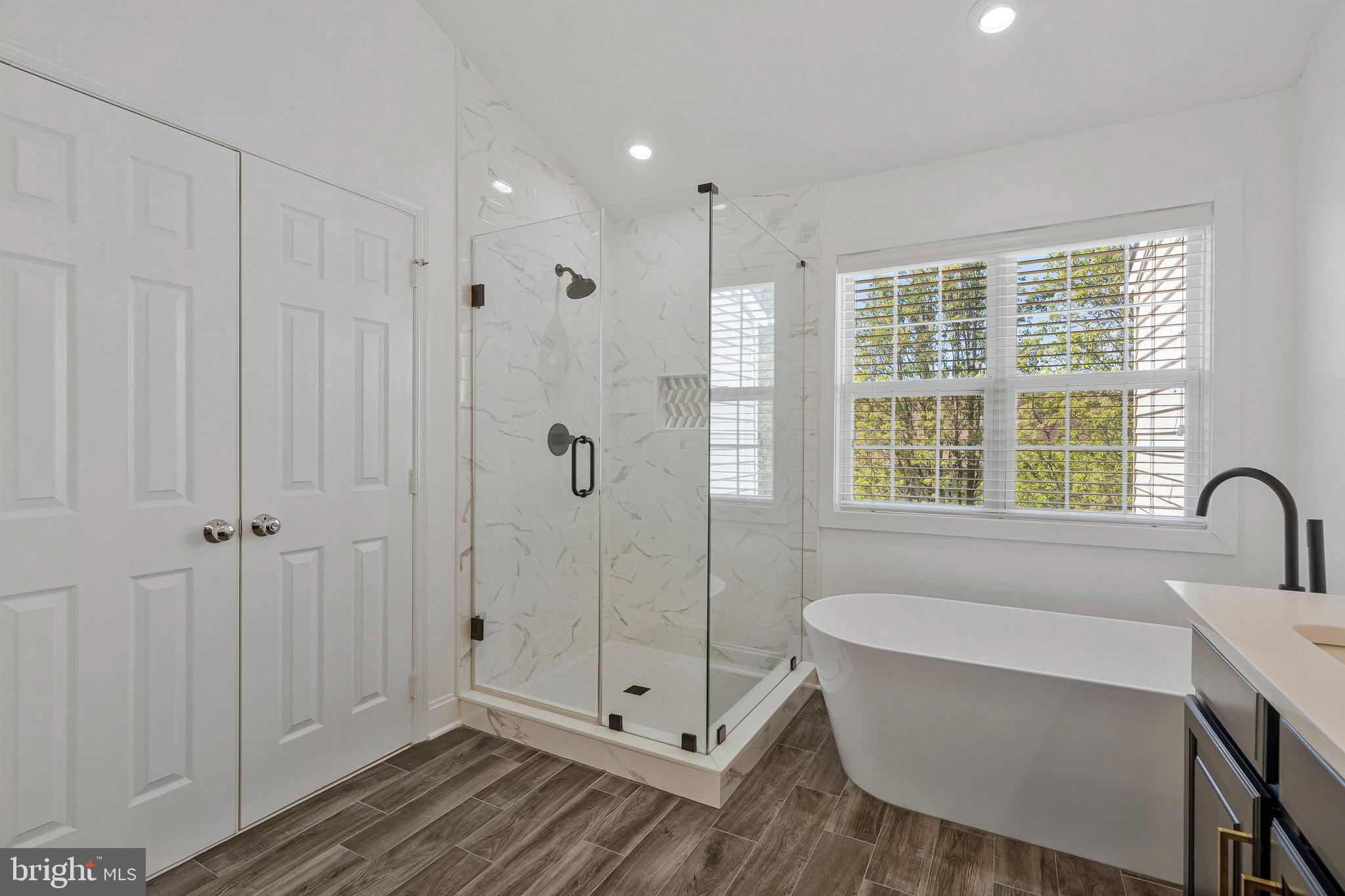 NORTHLAKE - Residential