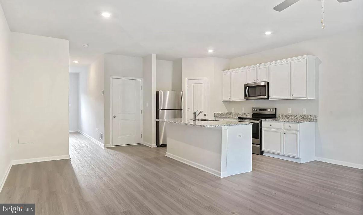 HOMEPLACE AT RIVERSIDE - Residential Lease