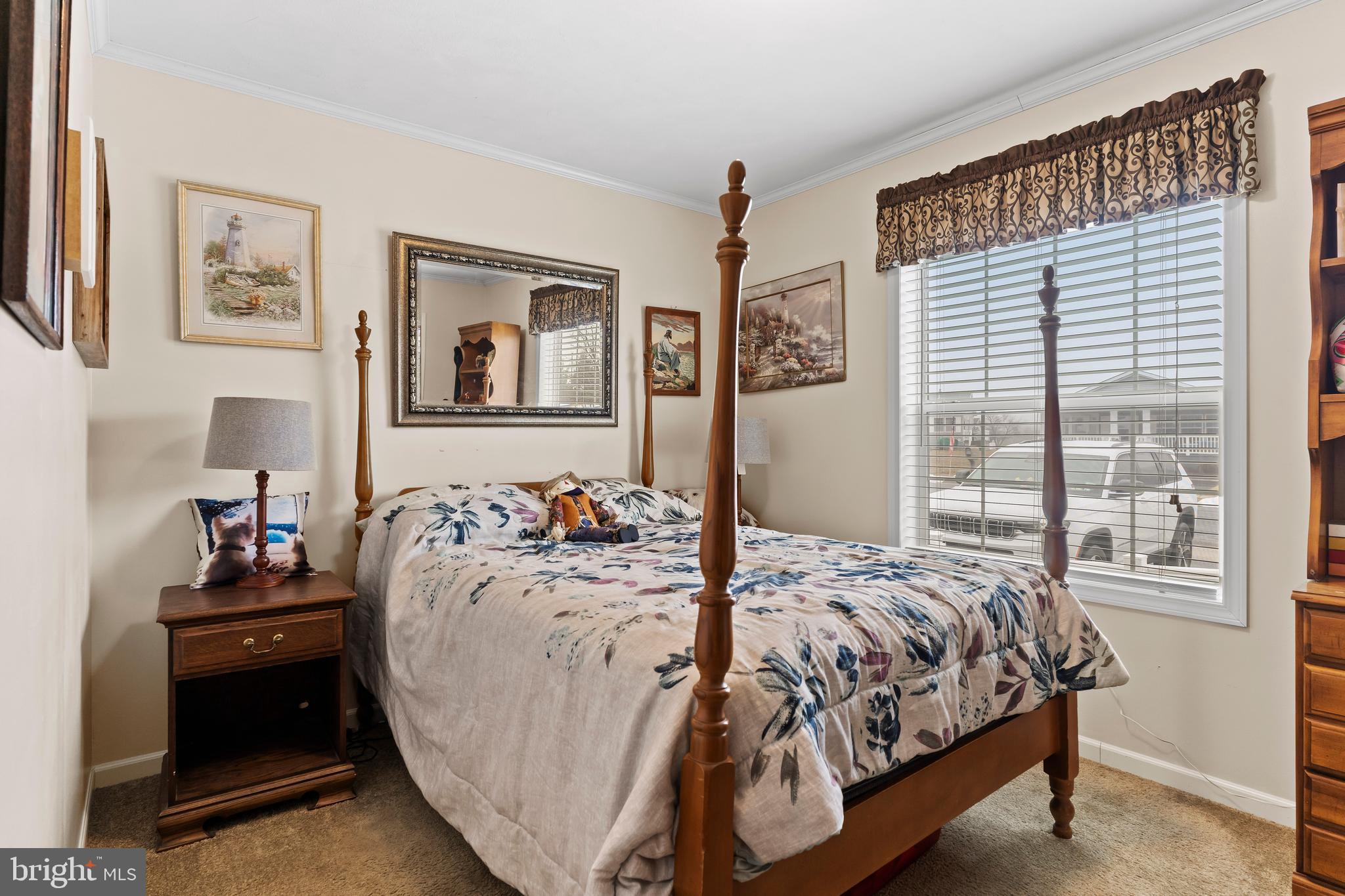 PINE MANOR - Residential