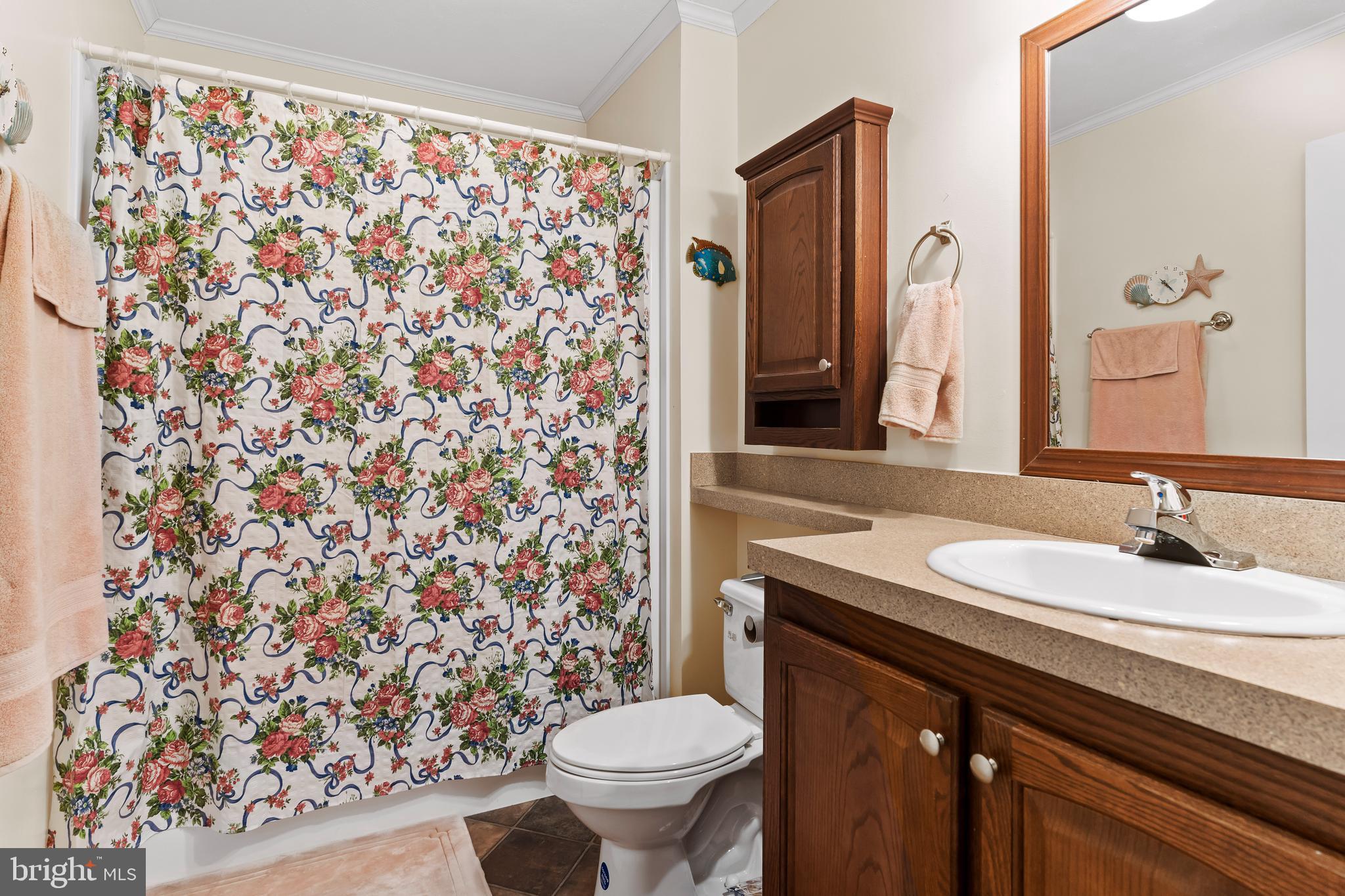 PINE MANOR - Residential