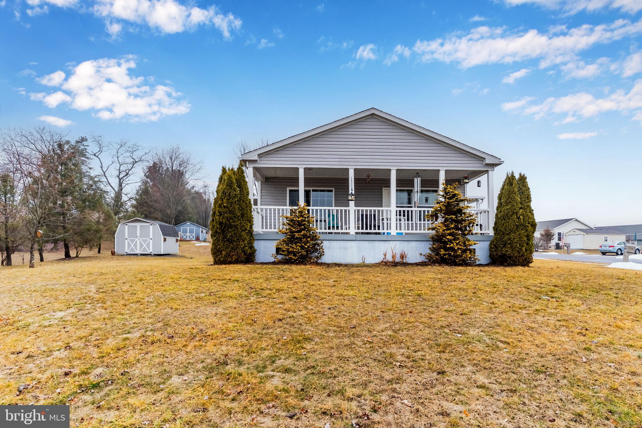 PINE MANOR - Residential