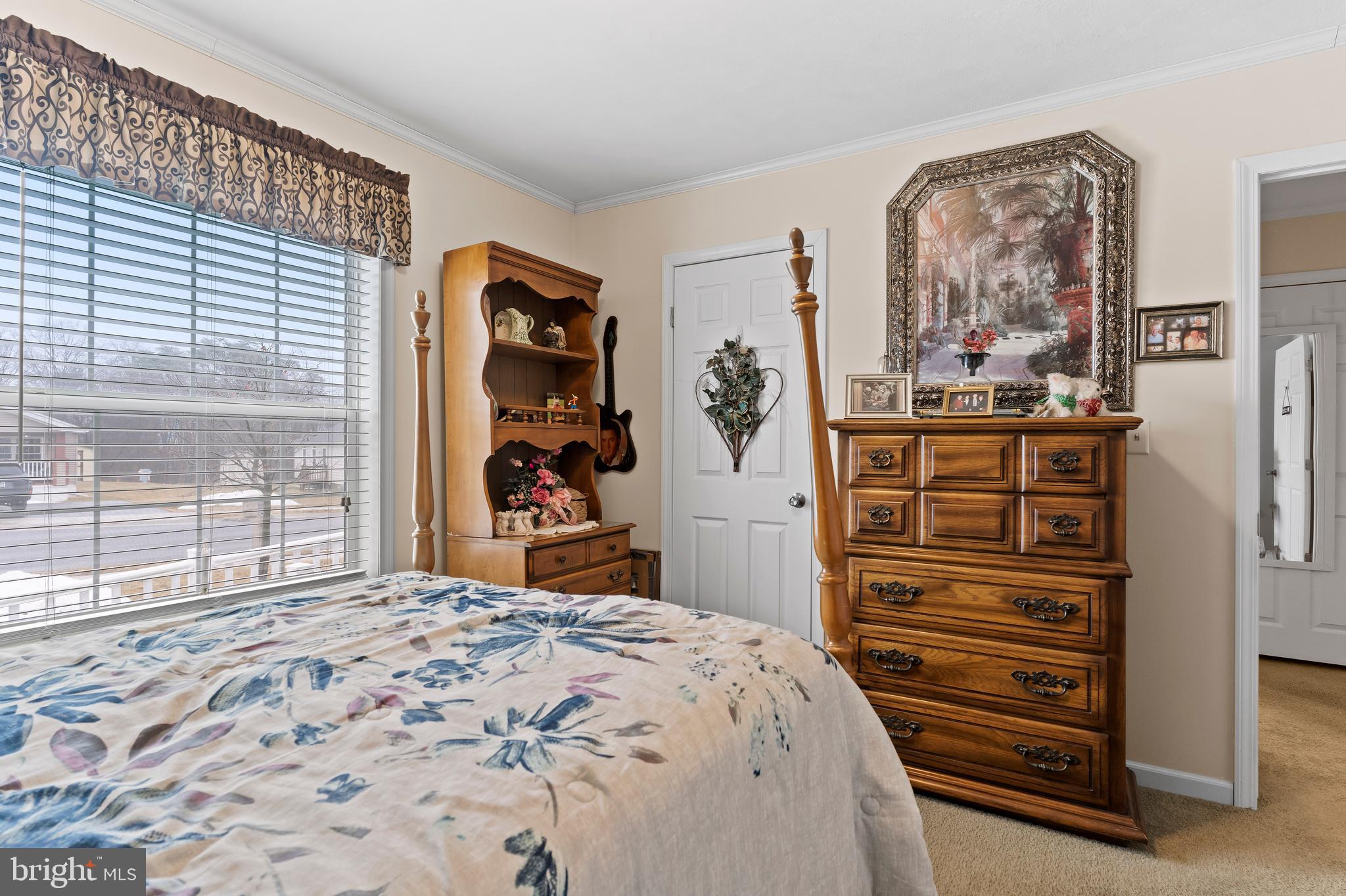 PINE MANOR - Residential