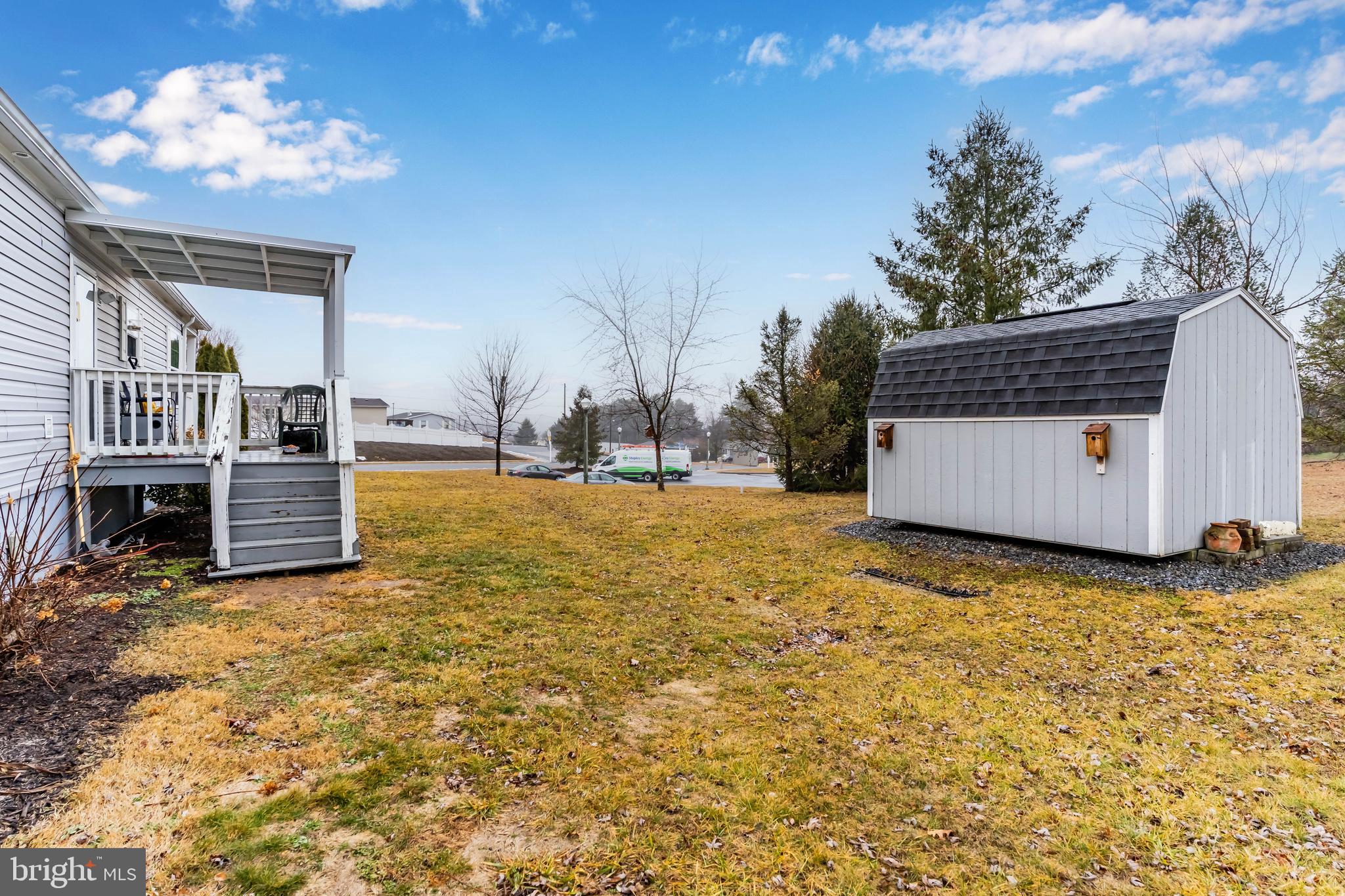 PINE MANOR - Residential