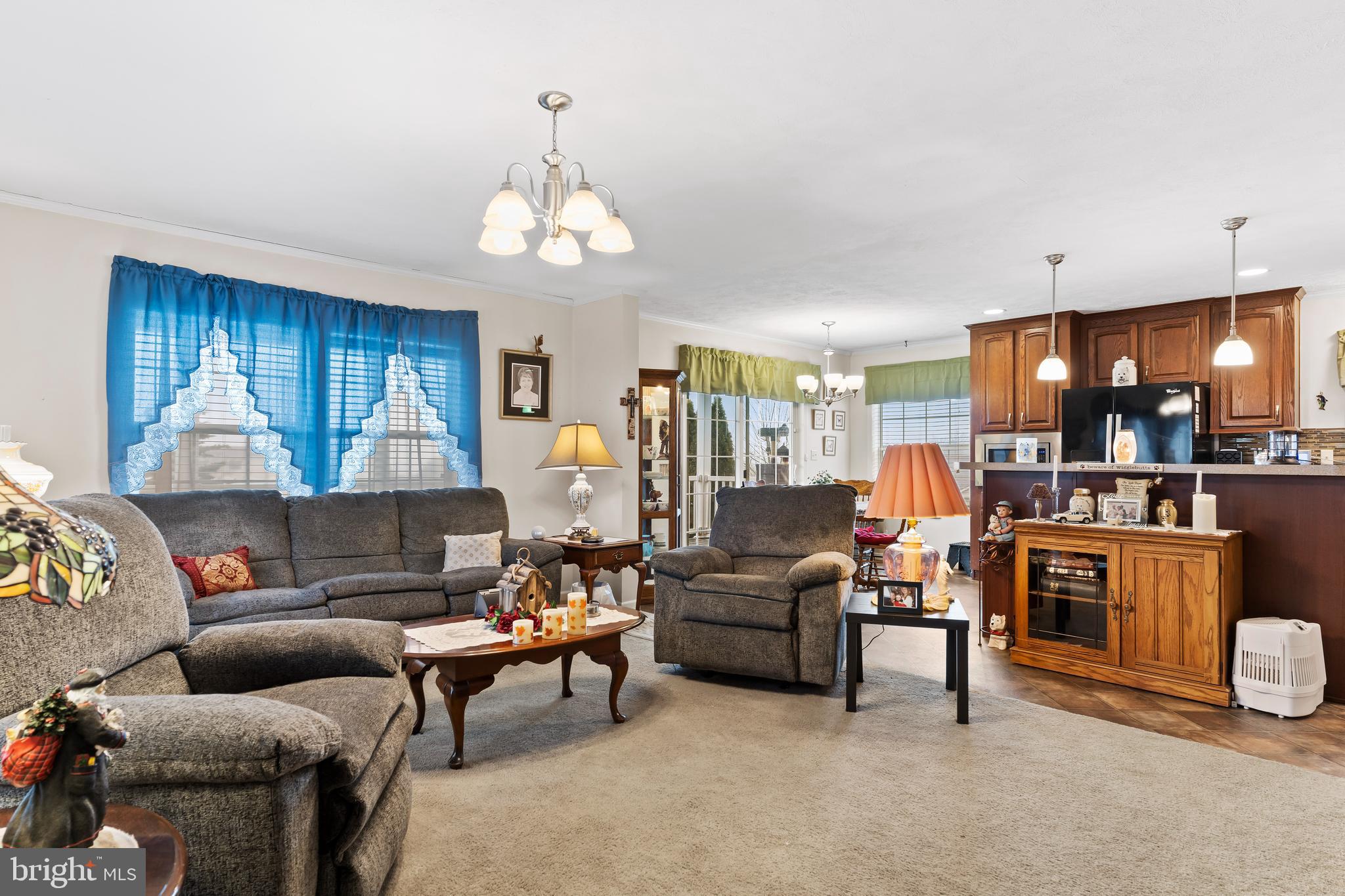 PINE MANOR - Residential