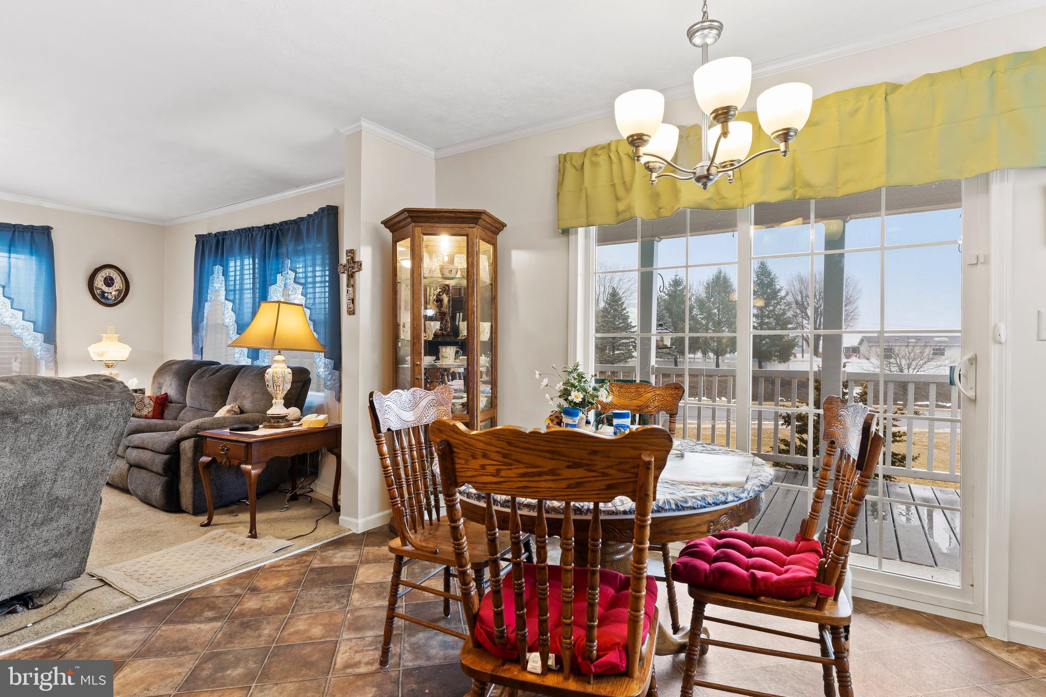 PINE MANOR - Residential