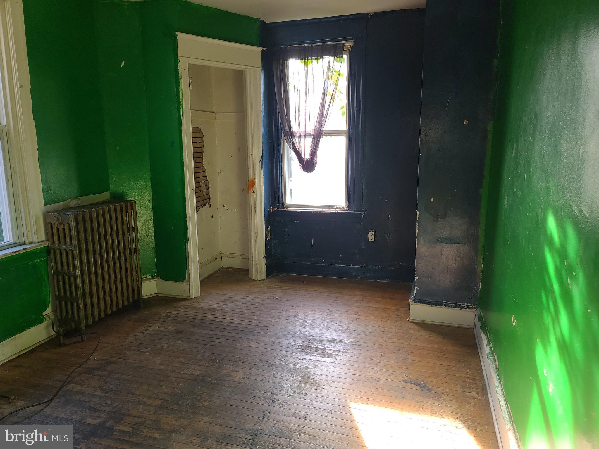 WEST OAK LANE - Residential