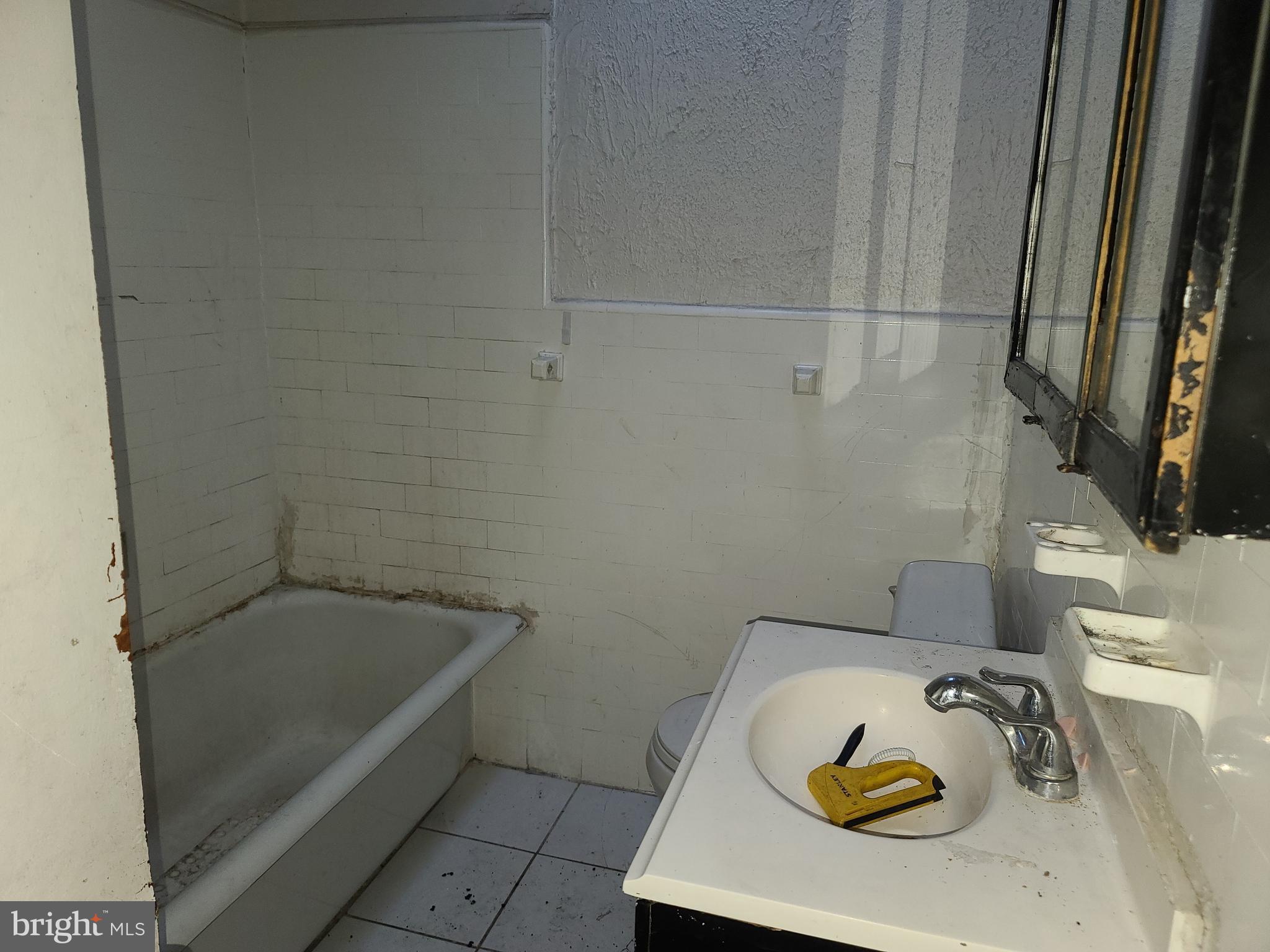 WEST OAK LANE - Residential