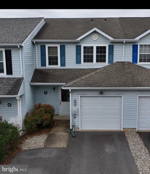 Townhouse For Sale - 1013 9th Street<br/> NEWARK, DE 19711