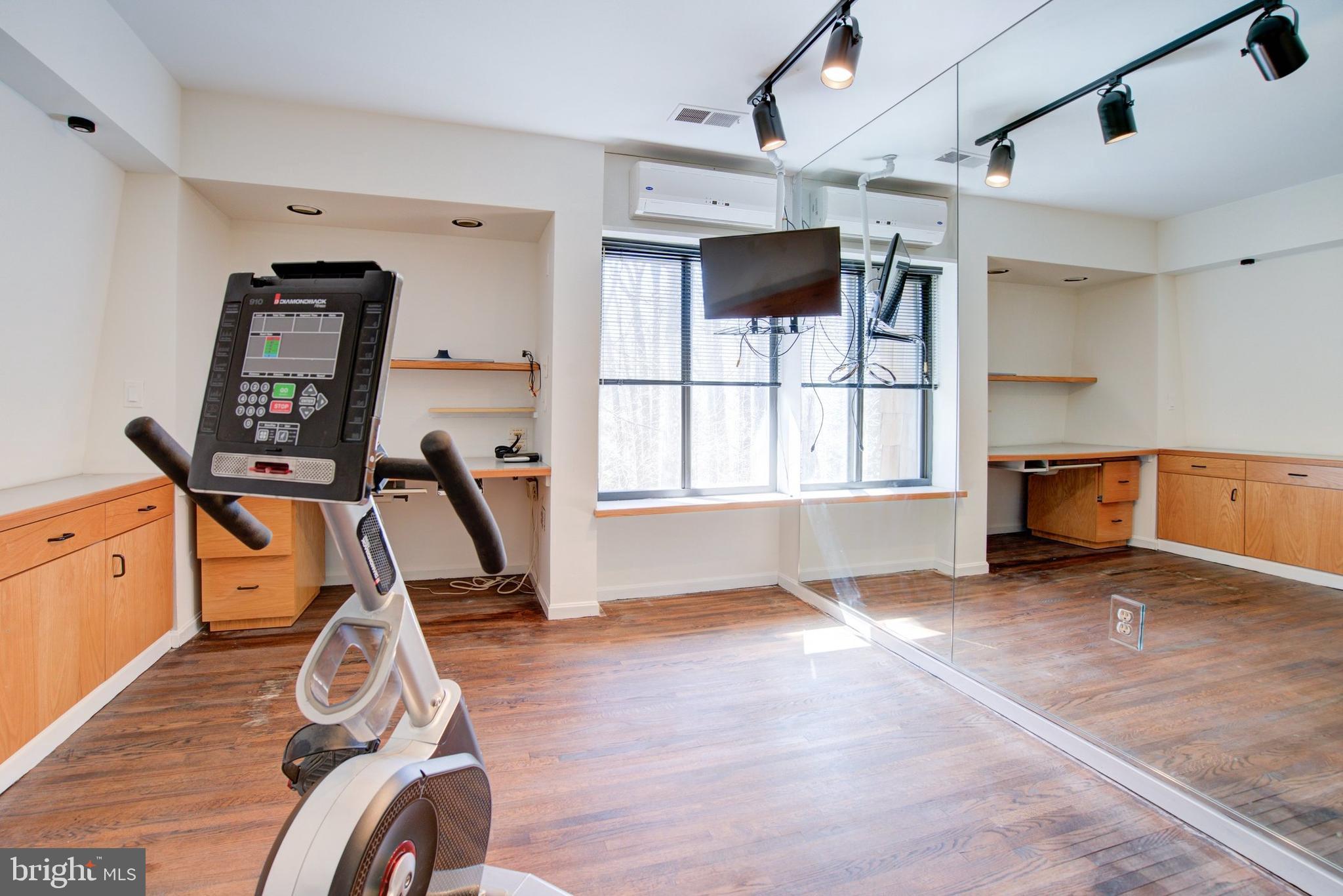 INVERNESS FOREST - Residential