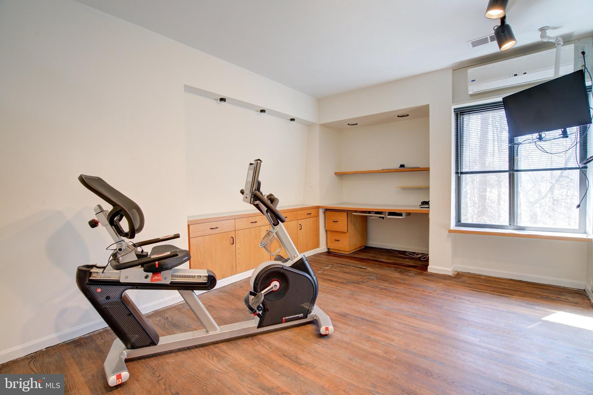 INVERNESS FOREST - Residential