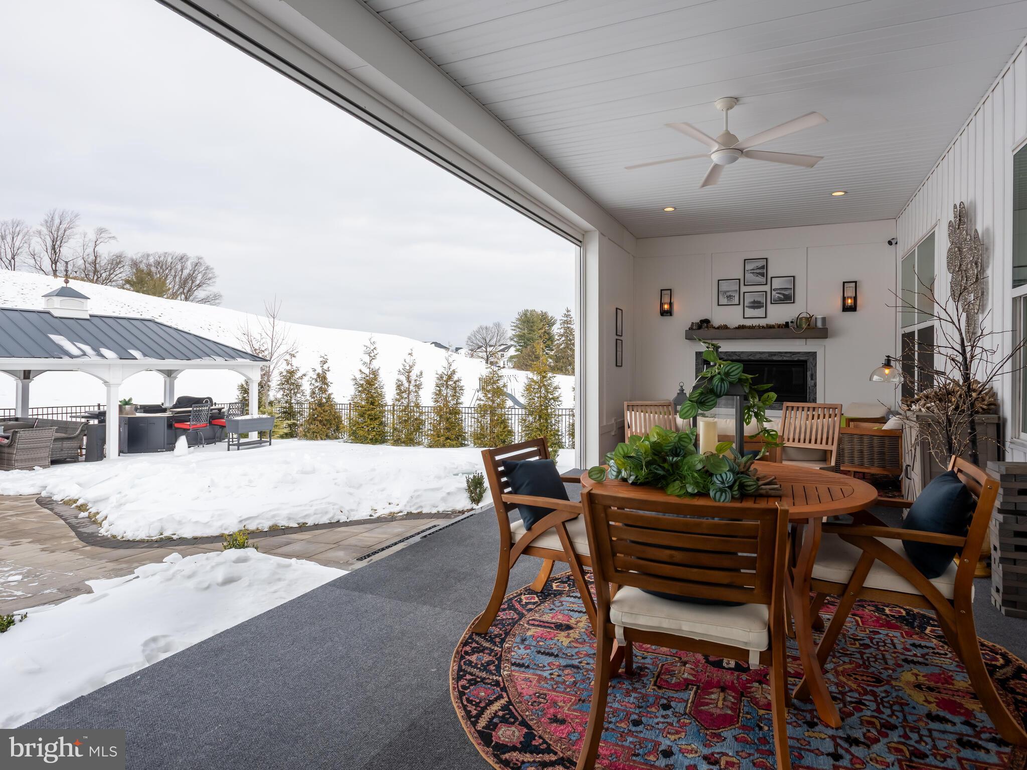 RESERVE AT CENTER SQUARE - Residential