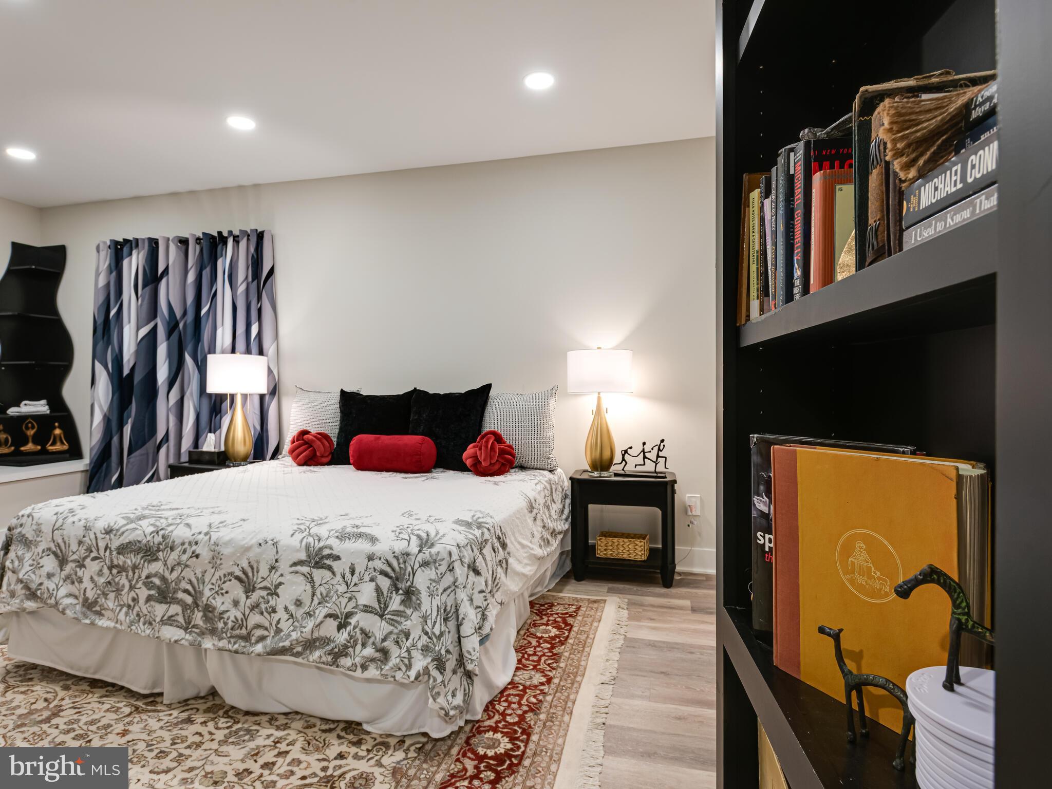 RESERVE AT CENTER SQUARE - Residential