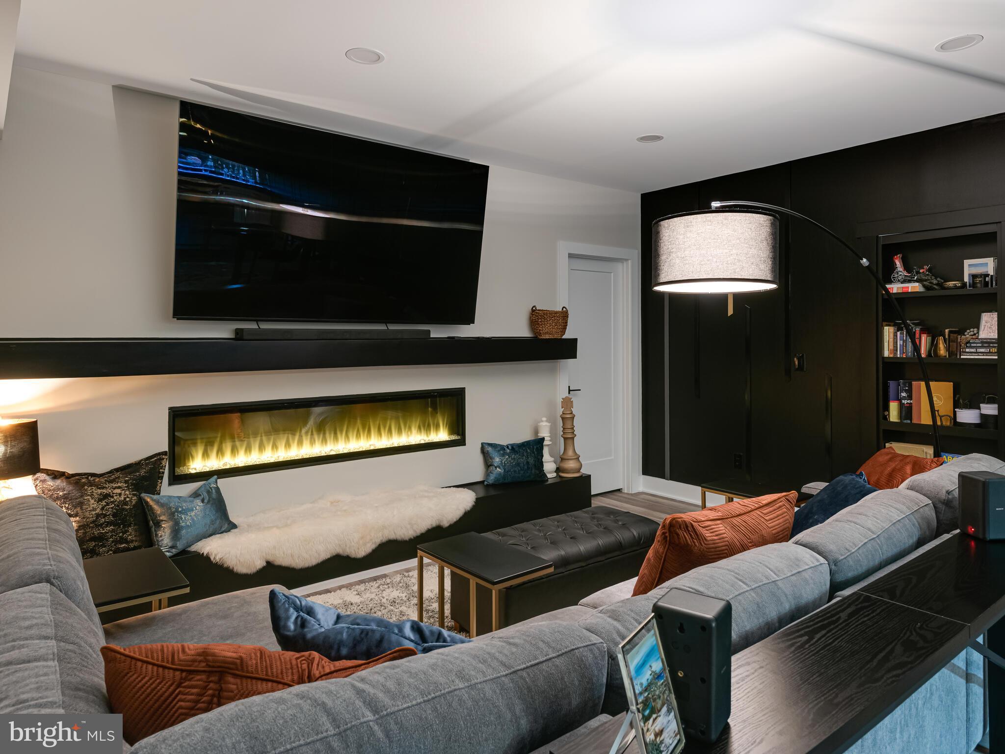 RESERVE AT CENTER SQUARE - Residential