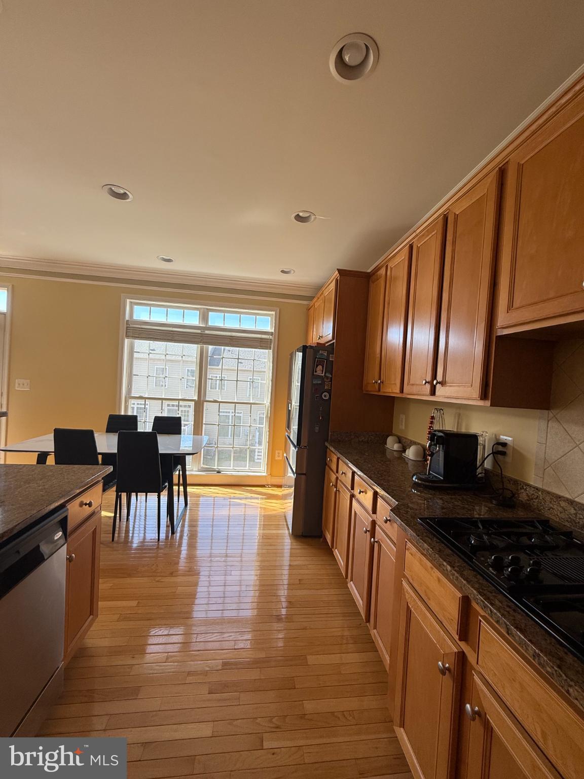 BRADDOCK CORNER - Residential Lease