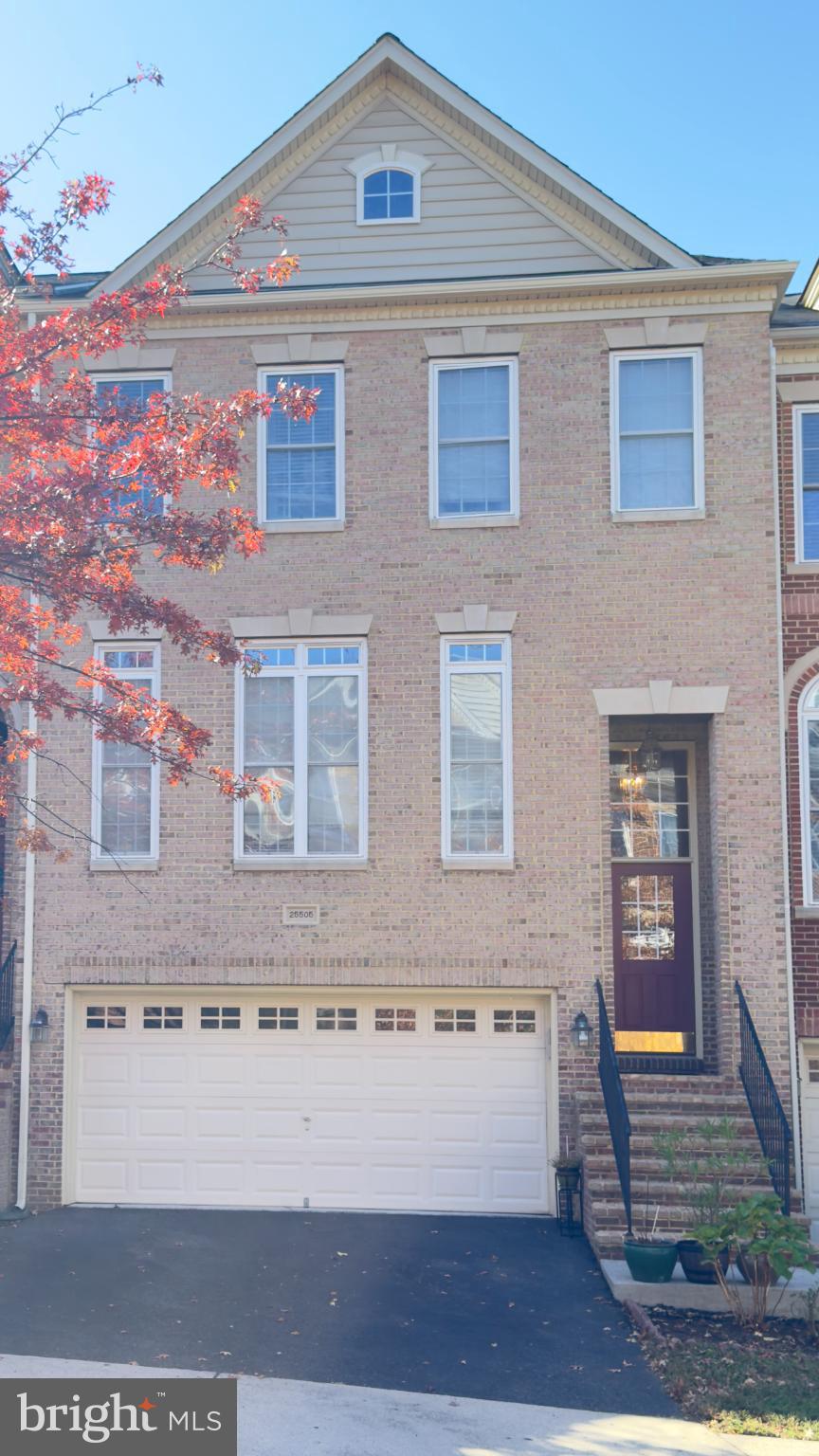 BRADDOCK CORNER - Residential Lease