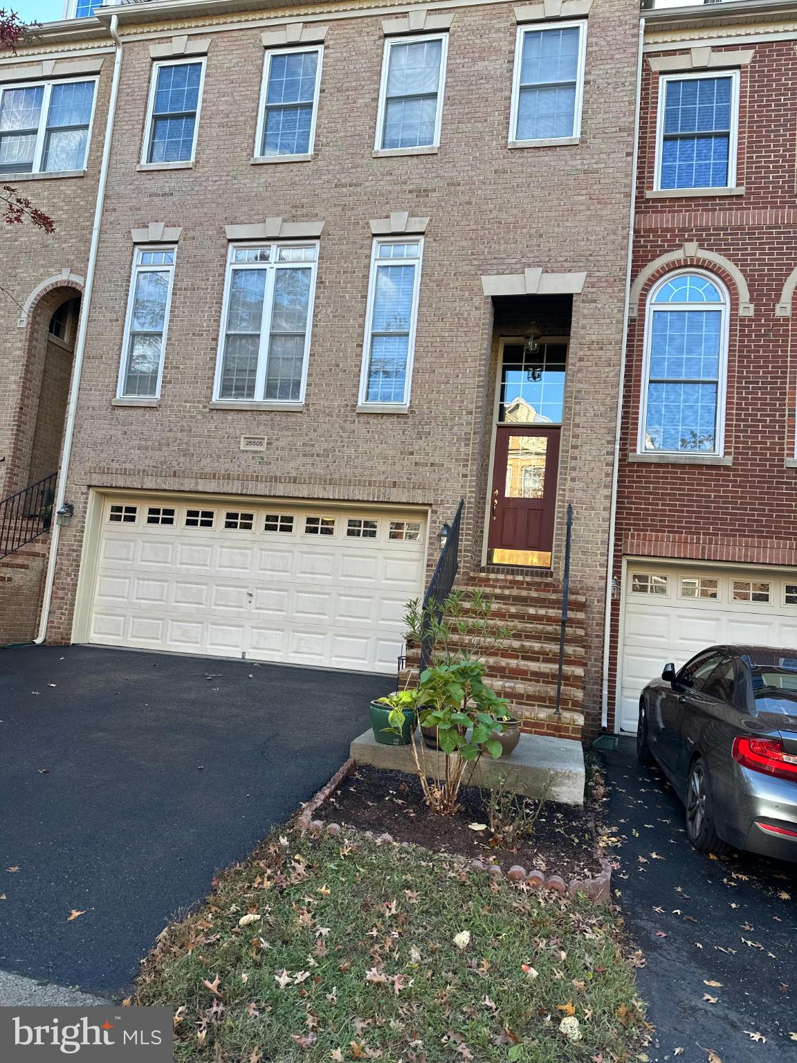 BRADDOCK CORNER - Residential Lease