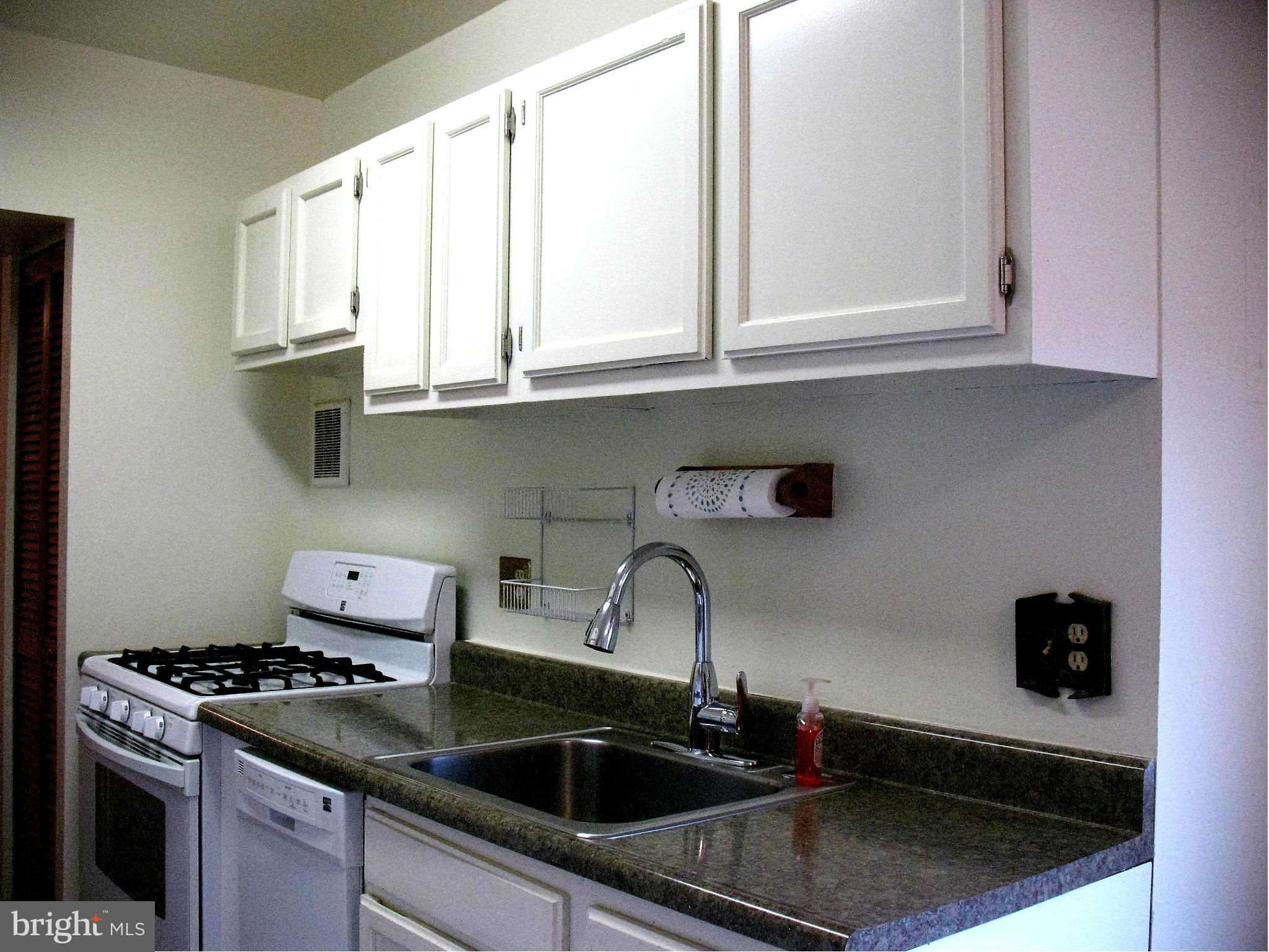 CHERRY GLEN CONDOS - Residential Lease