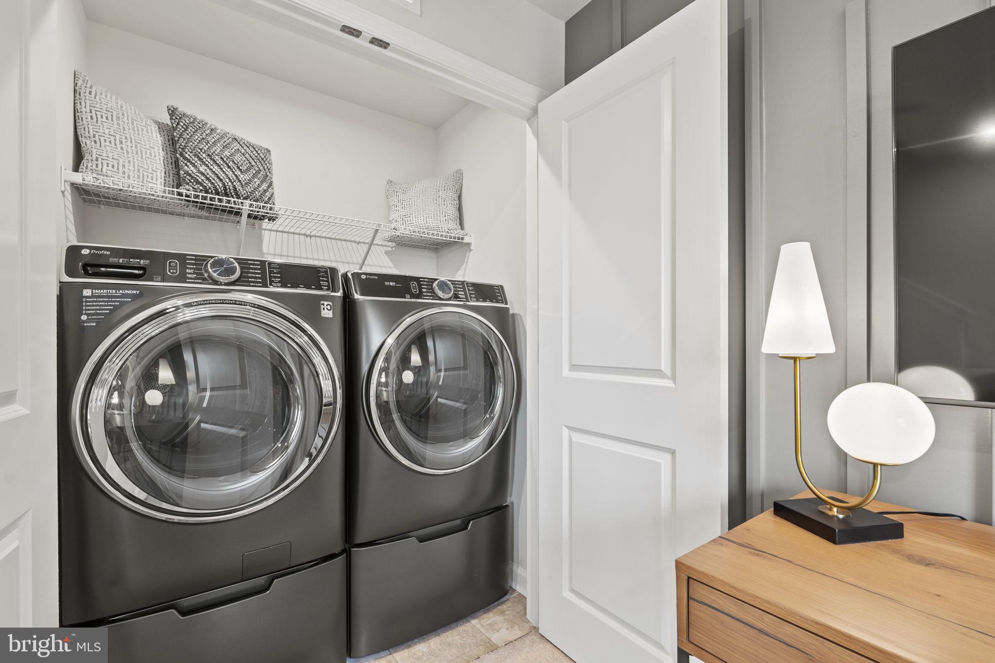 PRESIDENTS POINTE - Residential