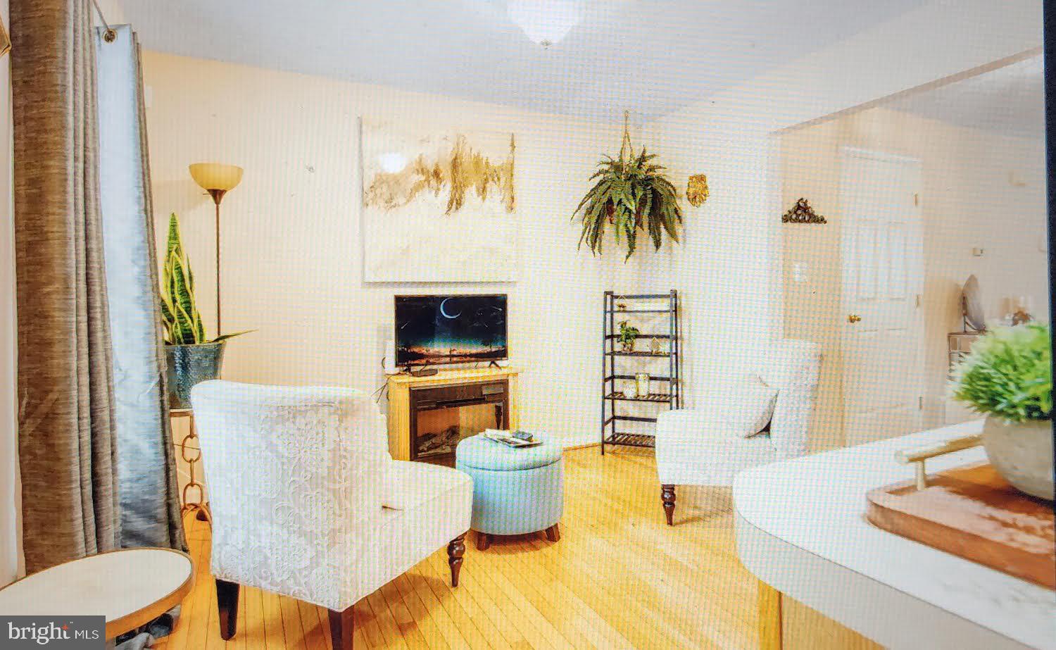 RUSSETT - Residential